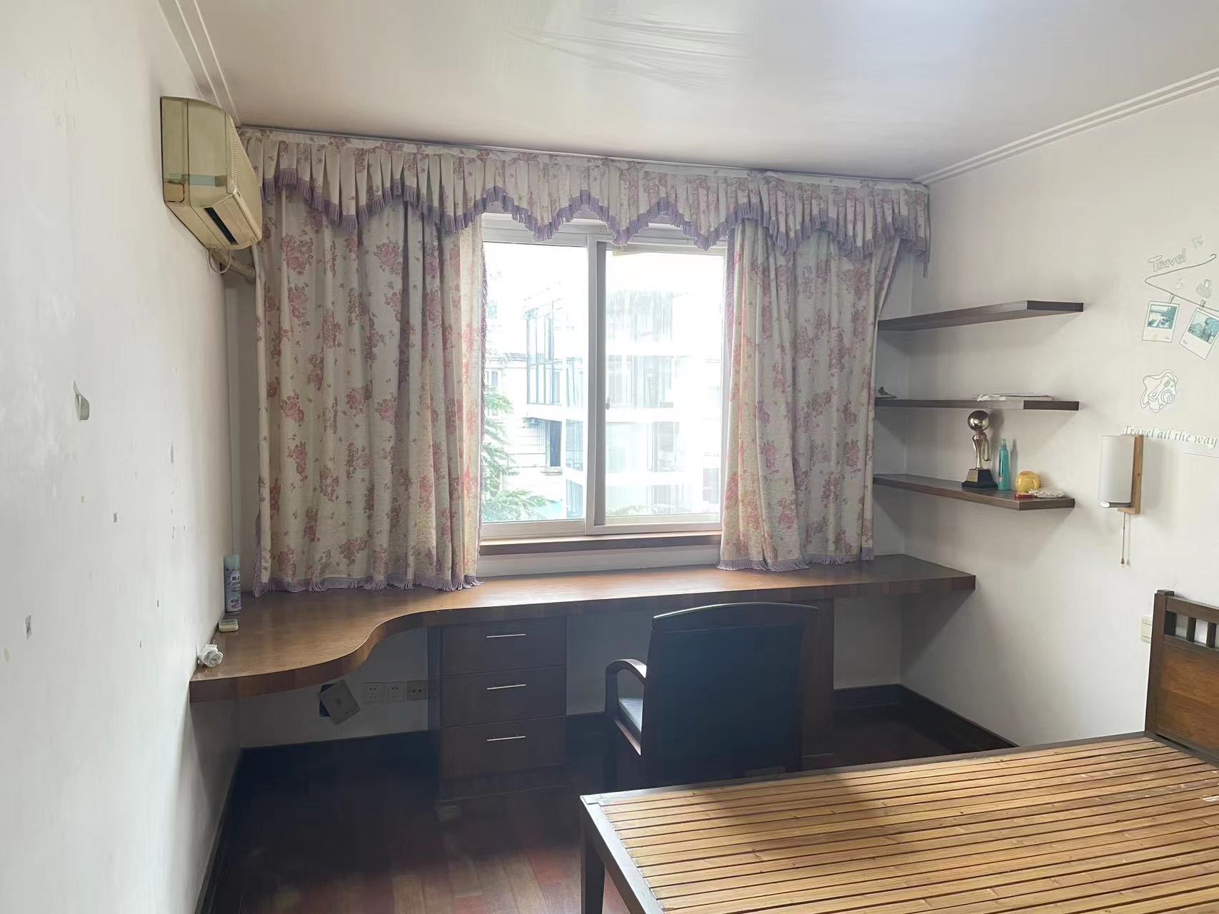 朝晖花园 3室2厅2卫 175.00m&sup2;
