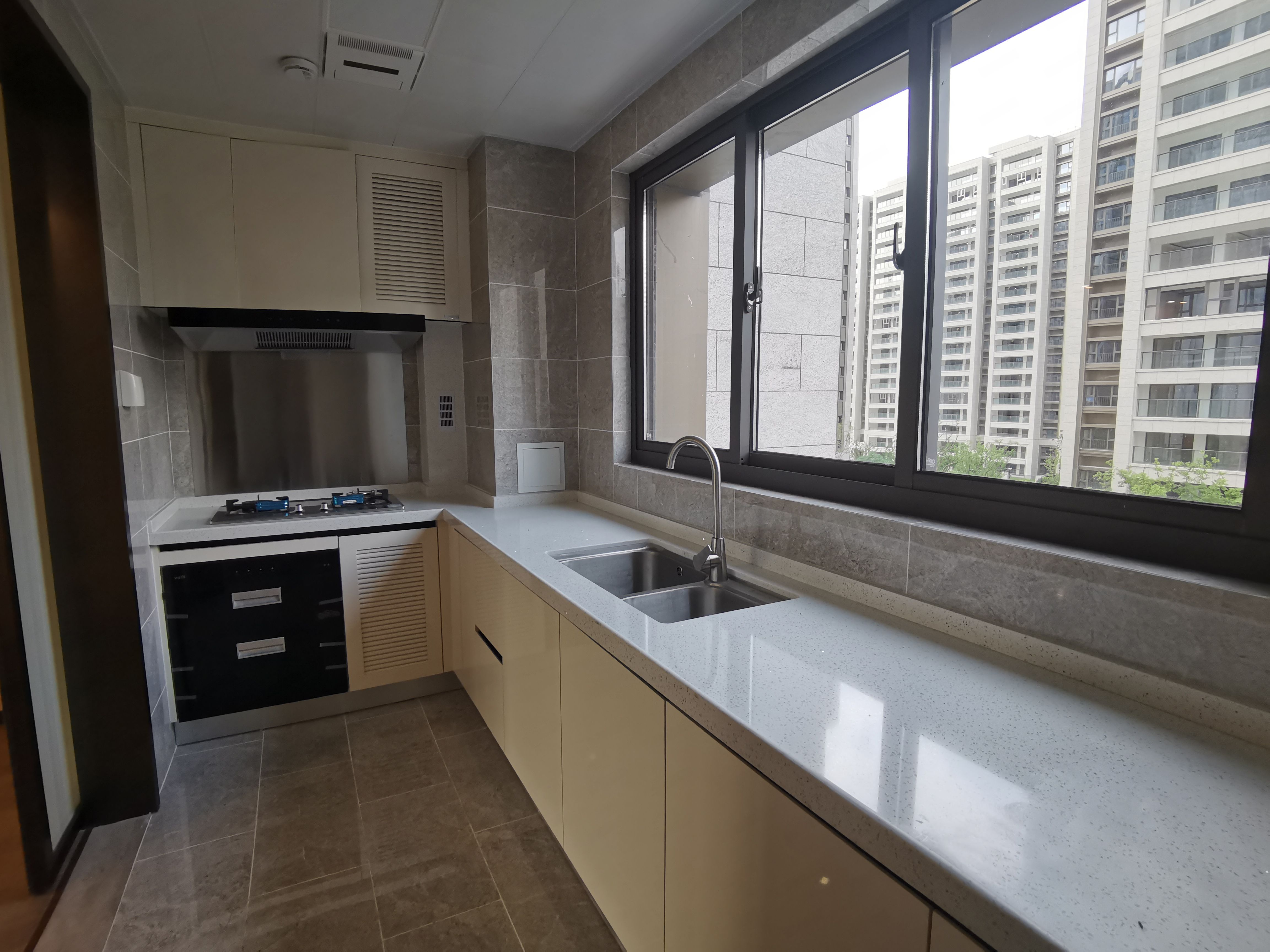 远创东樾 4室2厅2卫 153.74m&sup2;