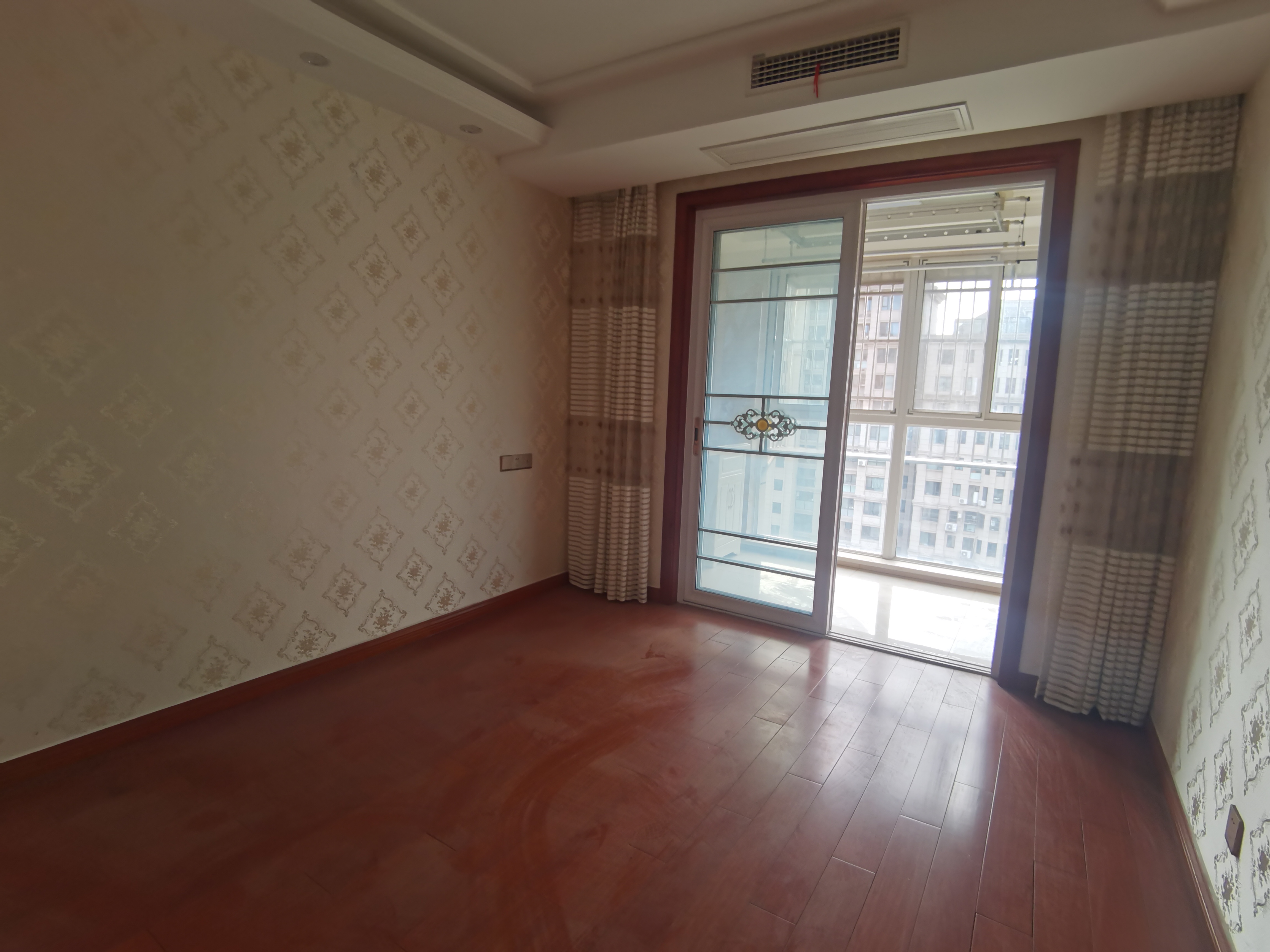水榭花城 3室2厅2卫 124.89m&sup2;