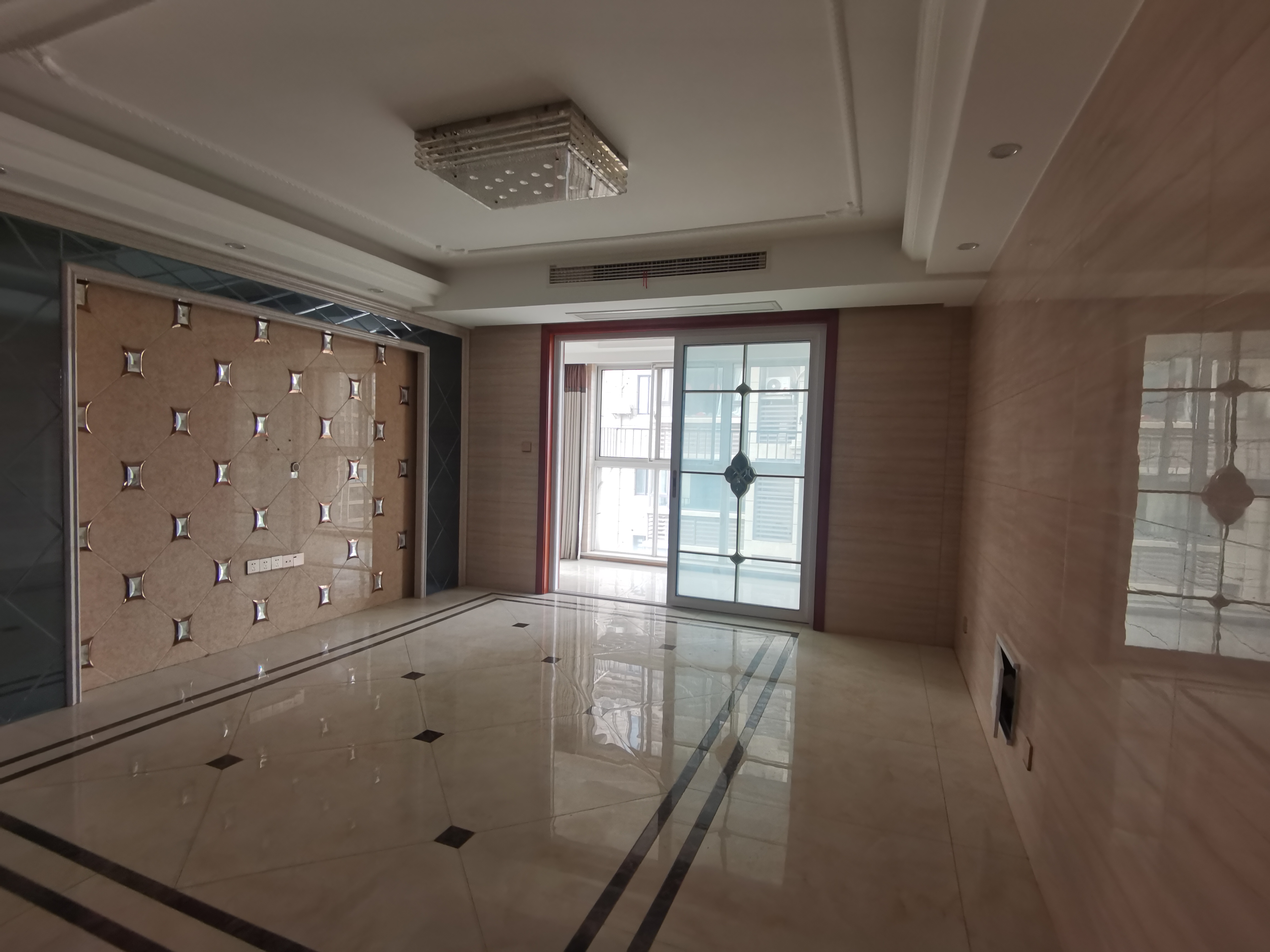 水榭花城 3室2厅2卫 124.89m&sup2;