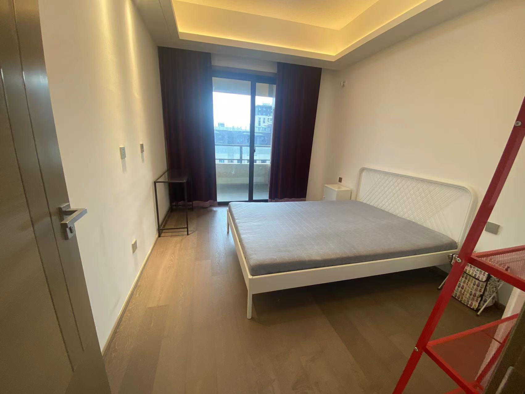 珑府 4室2厅2卫 145m&sup2;