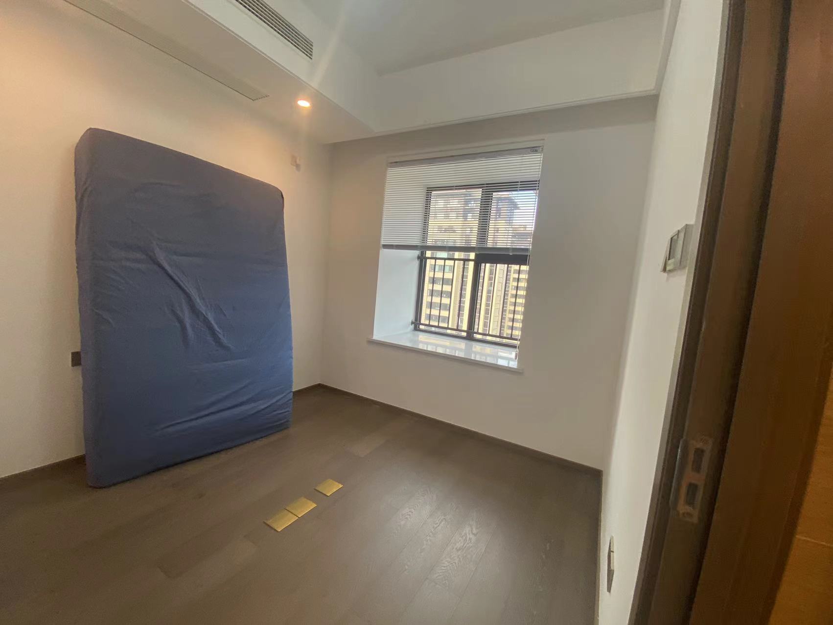 珑府 4室2厅2卫 145m&sup2;