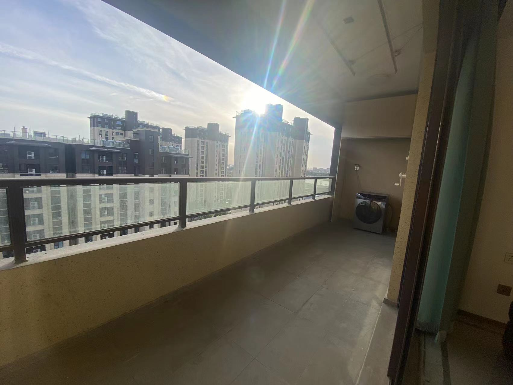珑府 4室2厅2卫 145m&sup2;