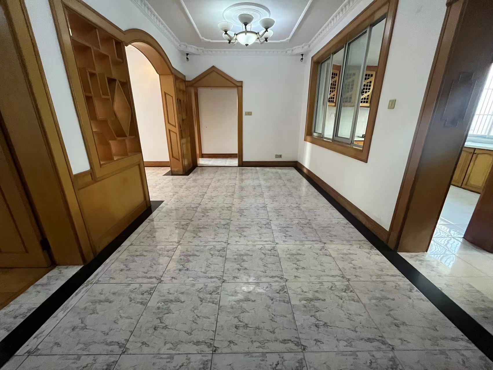 振兴花园 3室2厅1卫 127.00m&sup2;