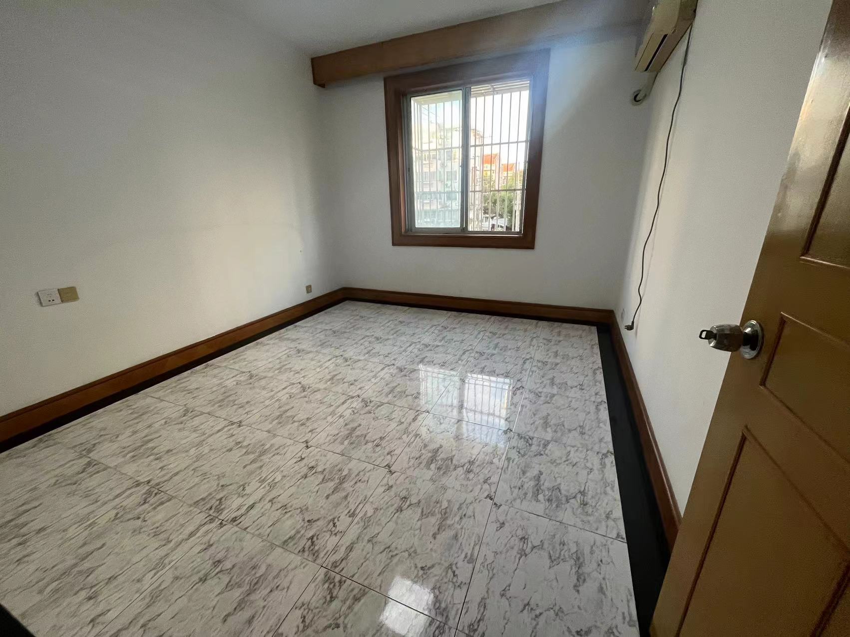 振兴花园 3室2厅1卫 127.00m&sup2;