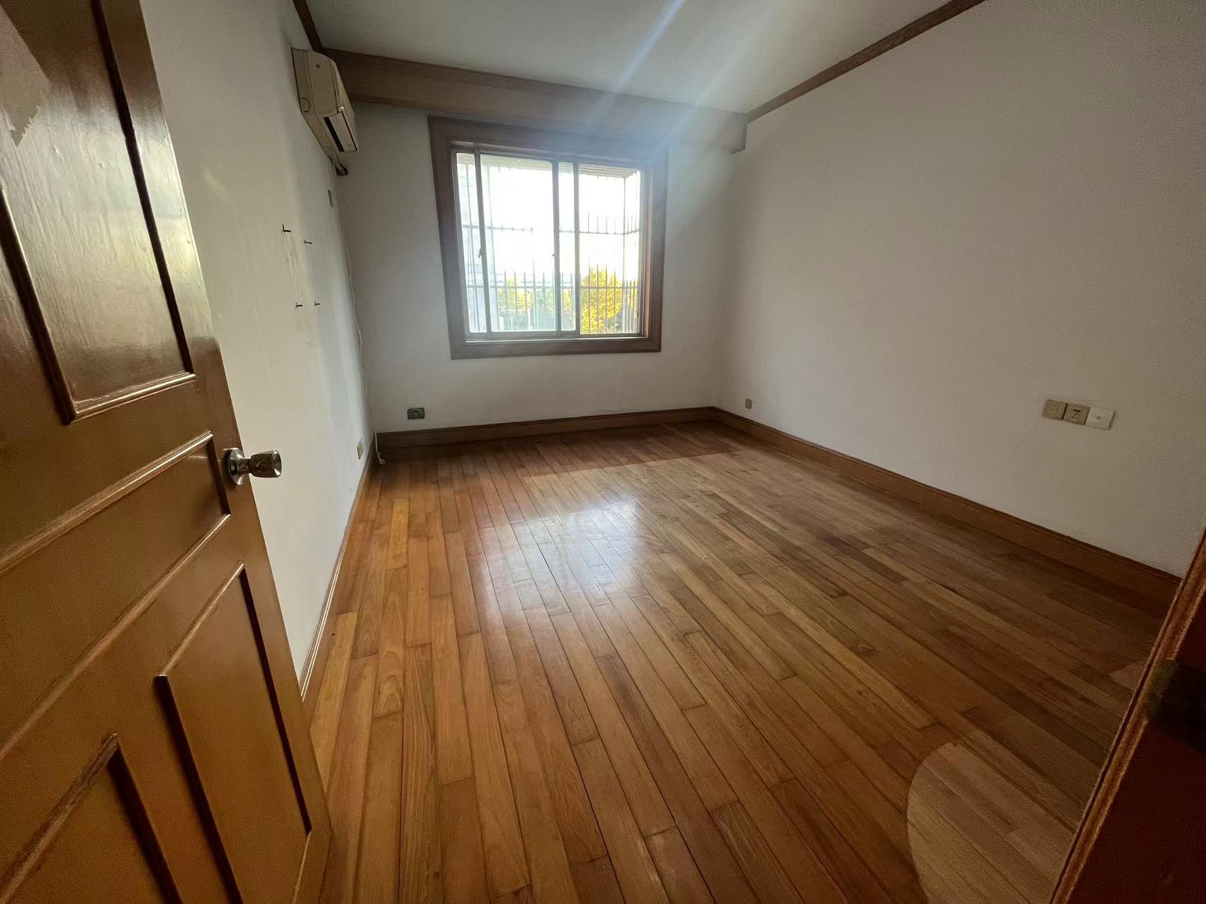 振兴花园 3室2厅1卫 127.00m&sup2;