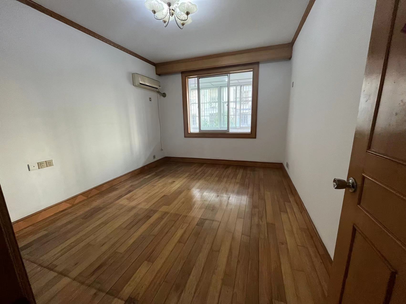 振兴花园 3室2厅1卫 127.00m&sup2;