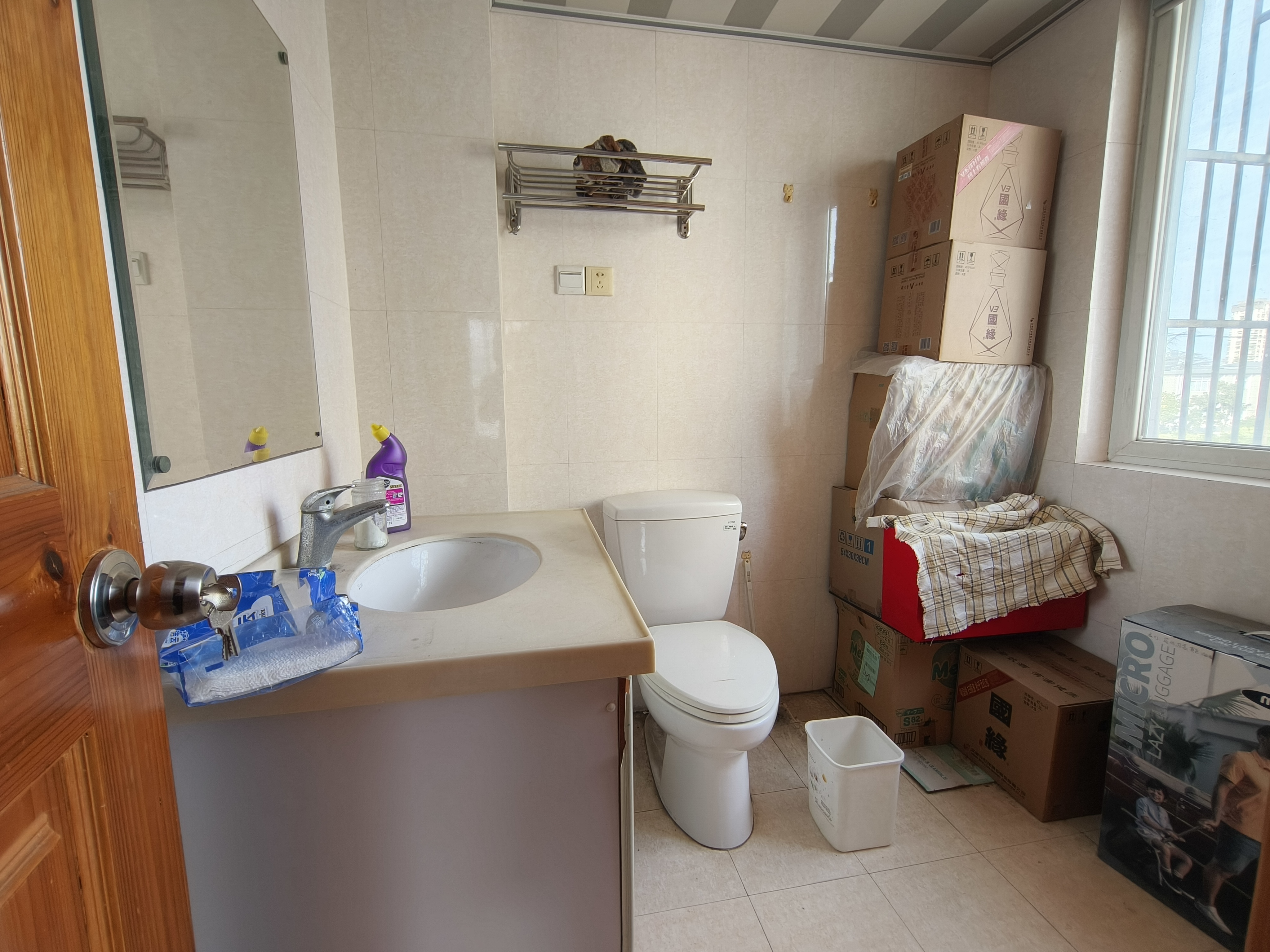 新龙花苑 4室2厅2卫 165m&sup2;