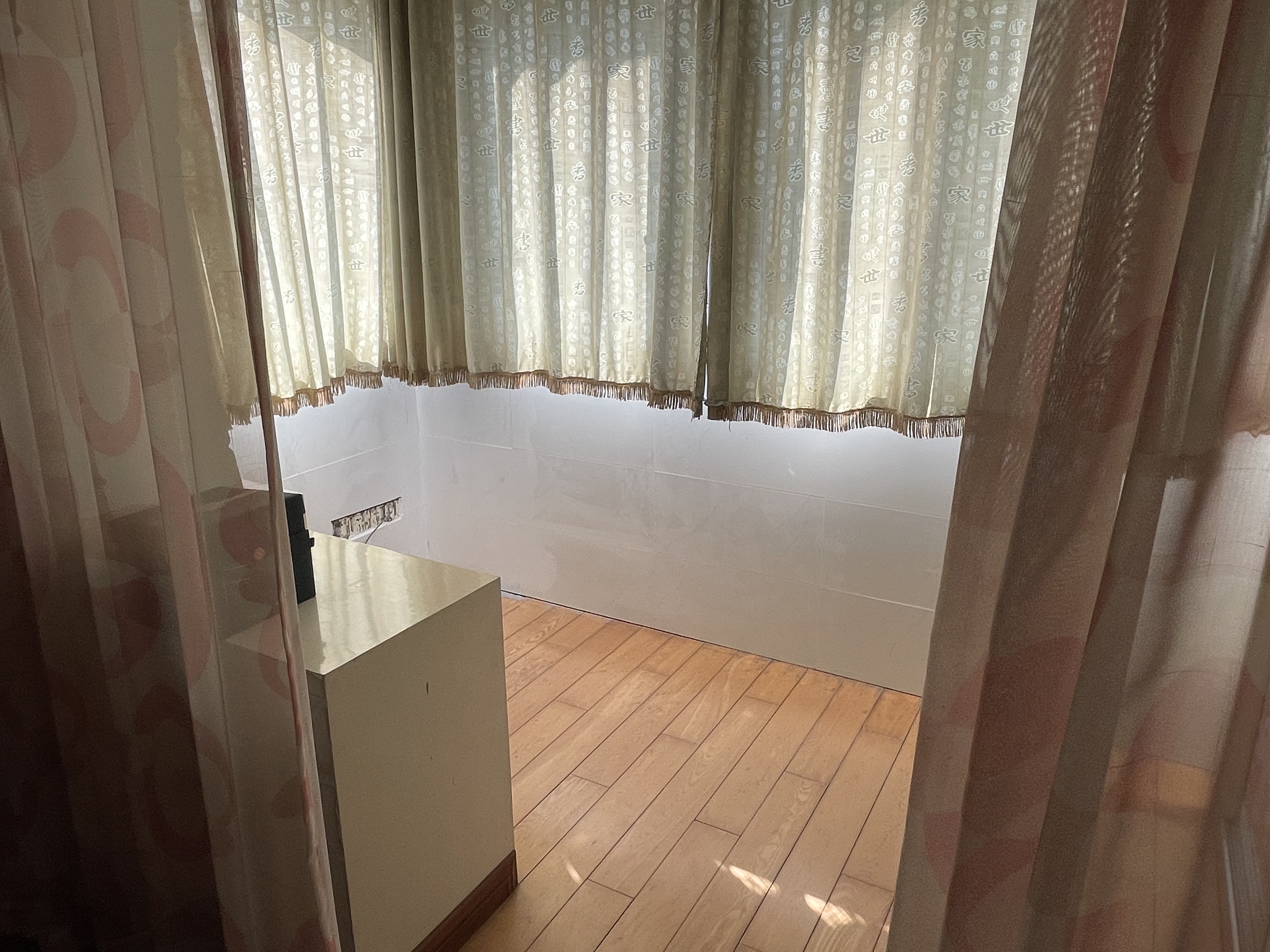 虹桥新苑 3室1厅1卫 64.00m&sup2;
