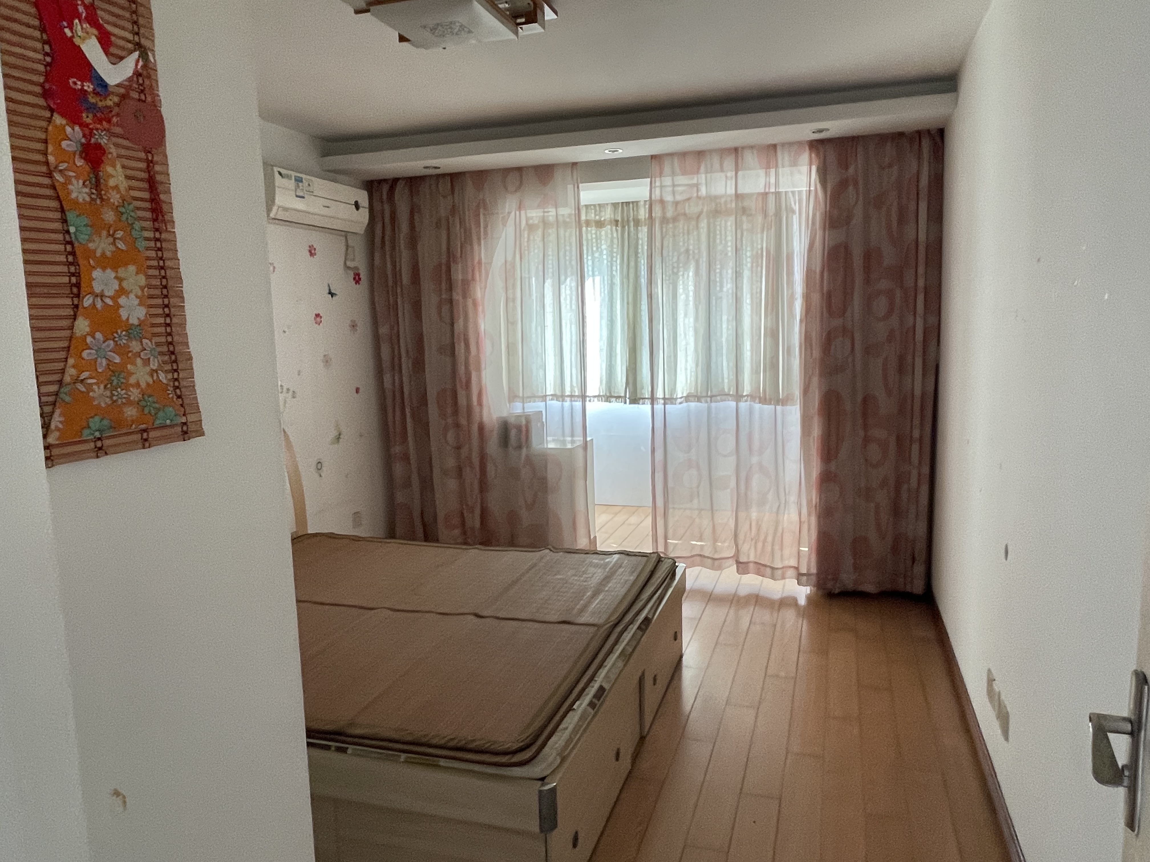 虹桥新苑 3室1厅1卫 64.00m&sup2;