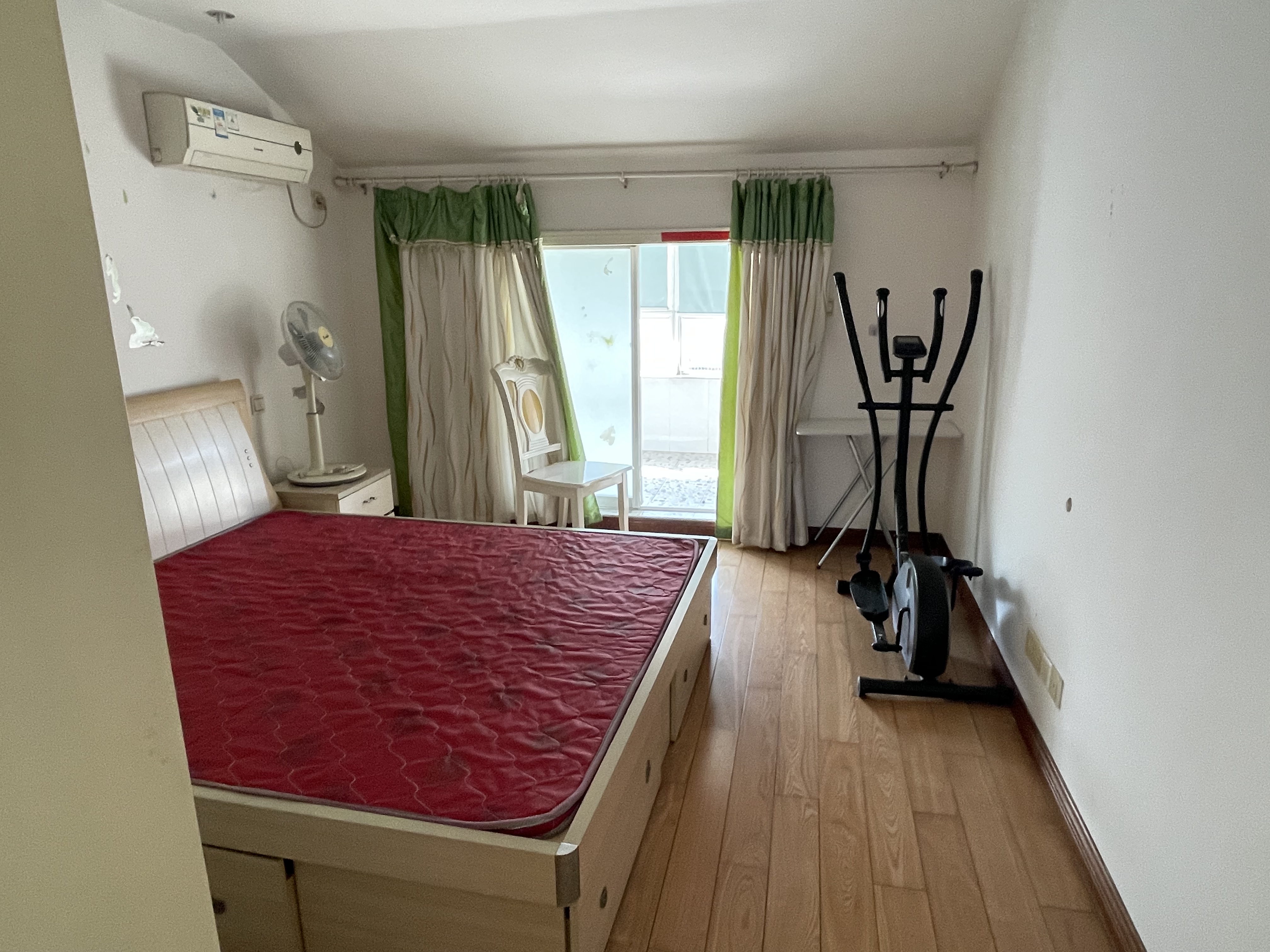 虹桥新苑 3室1厅1卫 64.00m&sup2;