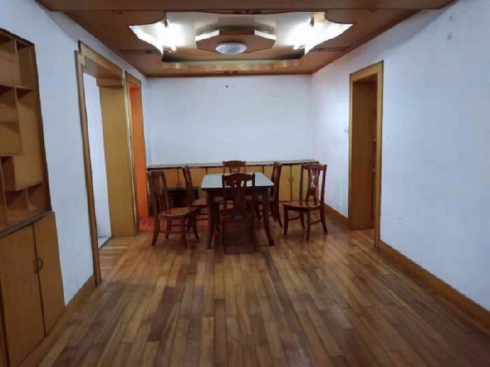 小石桥花苑 3室2厅2卫 121.00m&sup2;