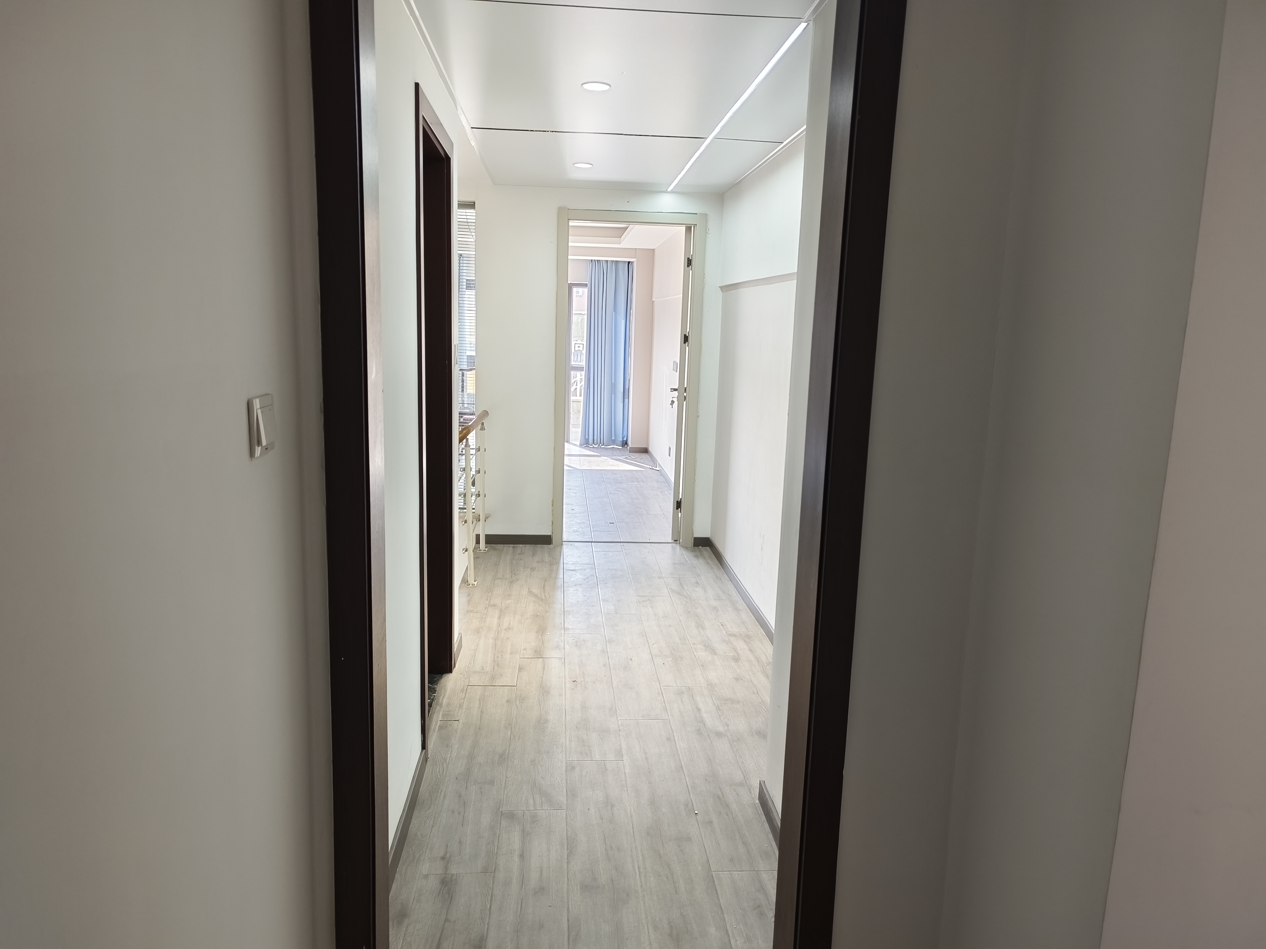 假日阳光 3室2厅1卫 120.00m²