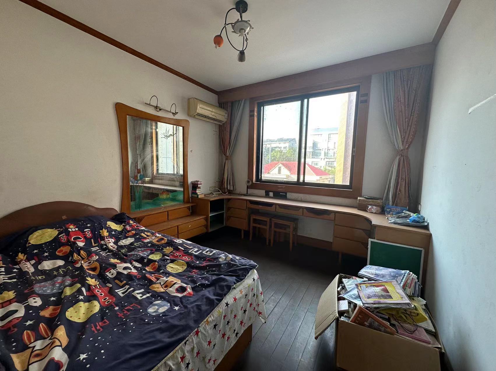 威美公寓 4室2厅2卫 150.00m&sup2;
