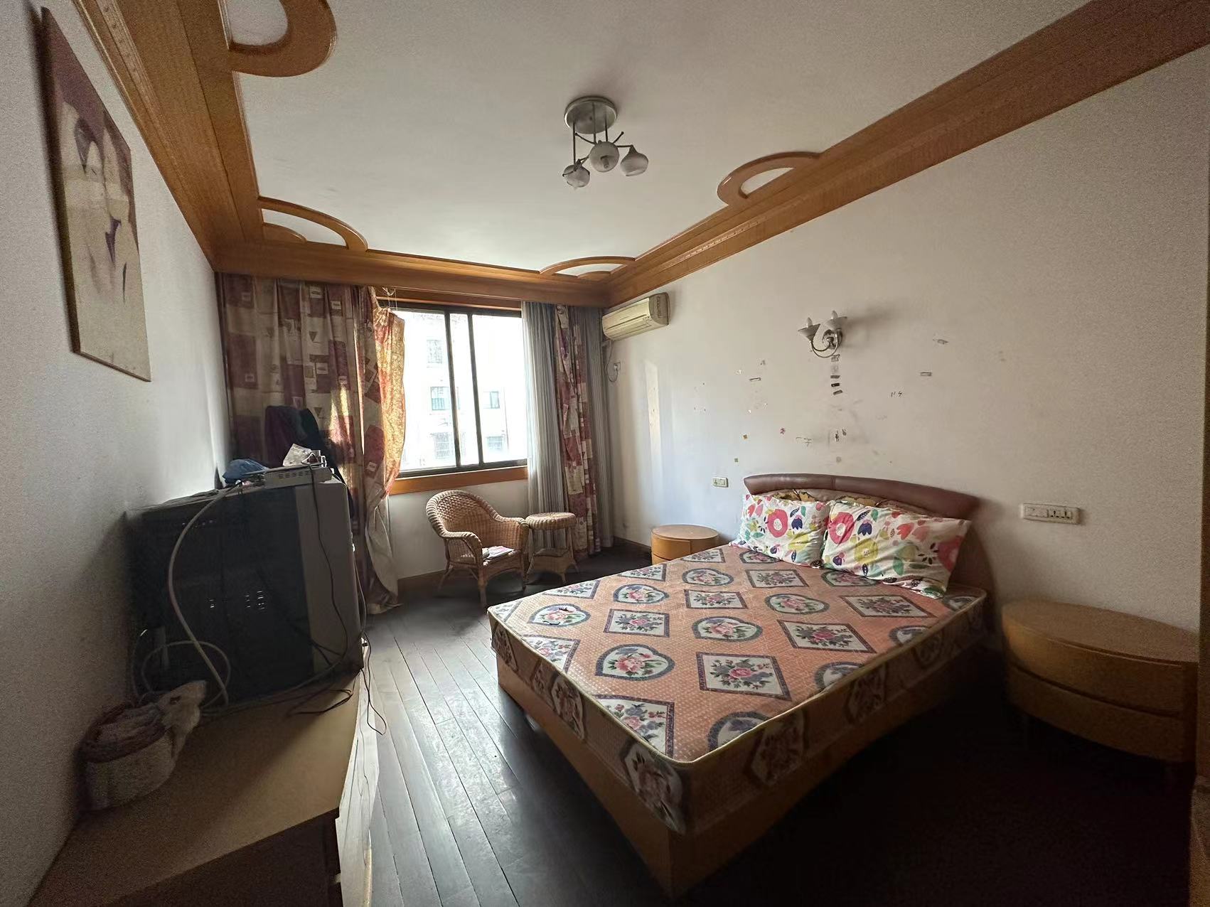 威美公寓 4室2厅2卫 150.00m&sup2;