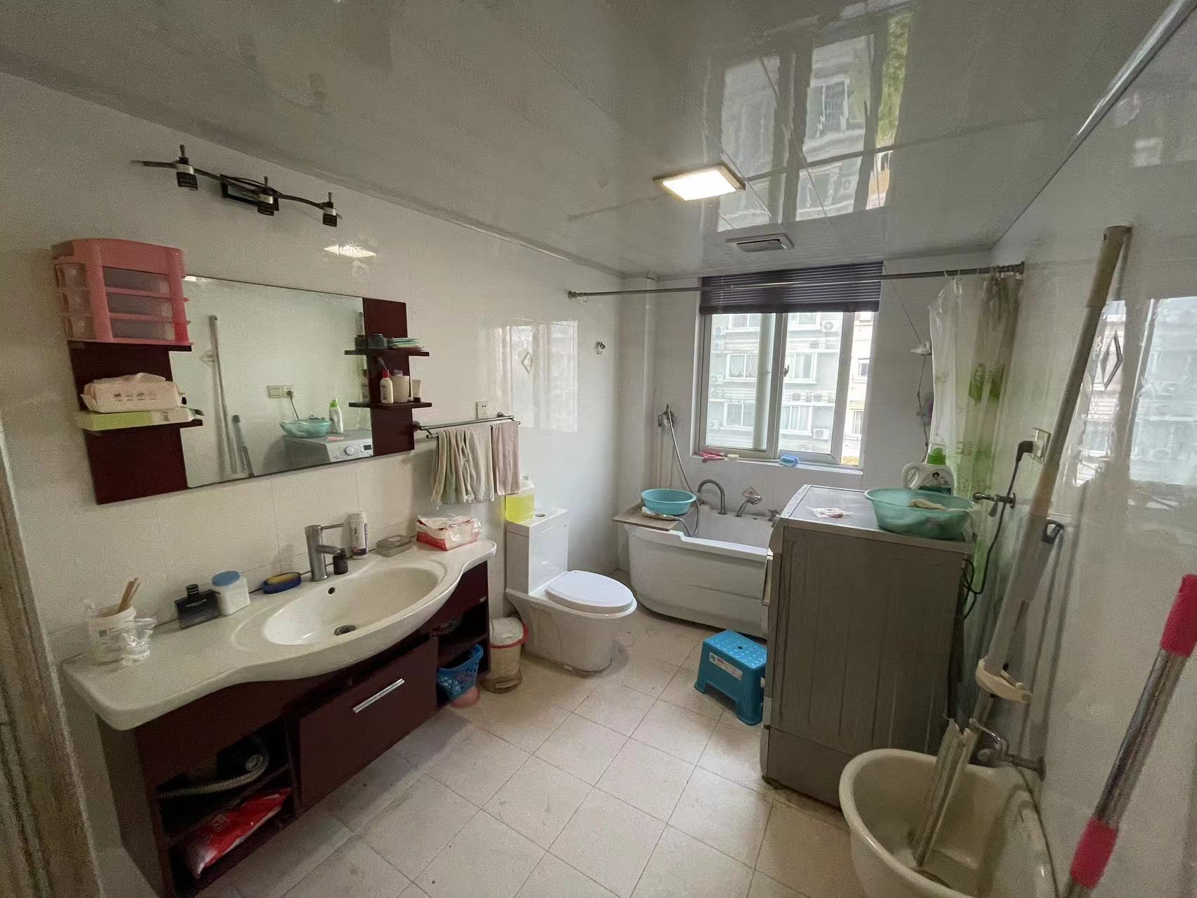 春晖花园 3室2厅2卫 150m&sup2;