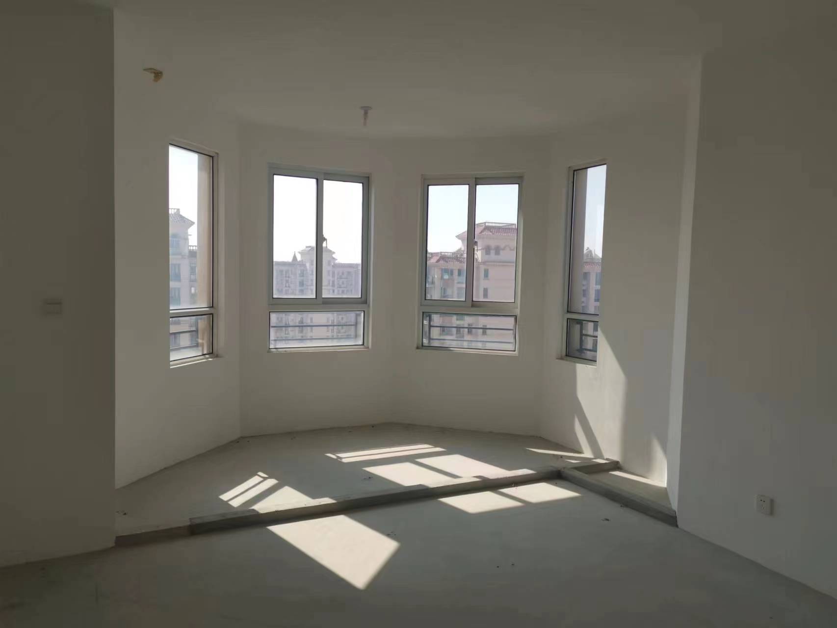中南世纪花城三期 4室2厅2卫 165m&sup2;