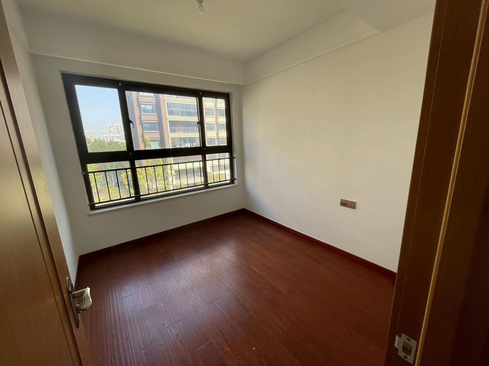 林肯公园 4室2厅2卫 145m&sup2;