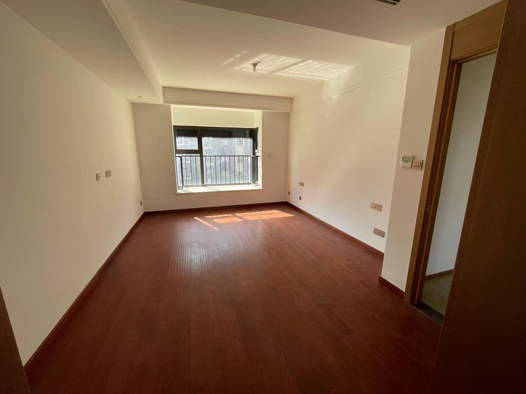 林肯公园 4室2厅2卫 145m&sup2;