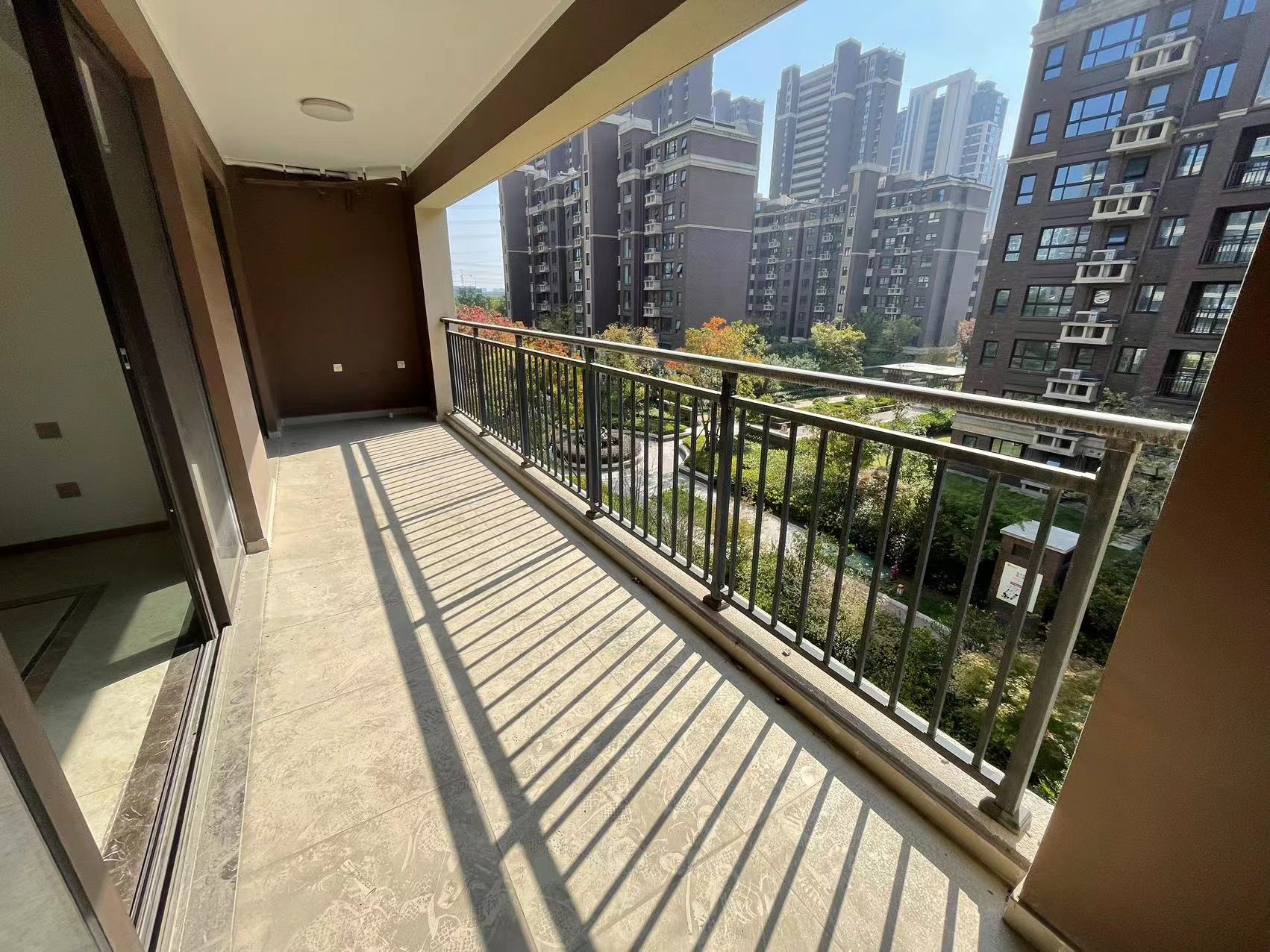 林肯公园 4室2厅2卫 145m&sup2;