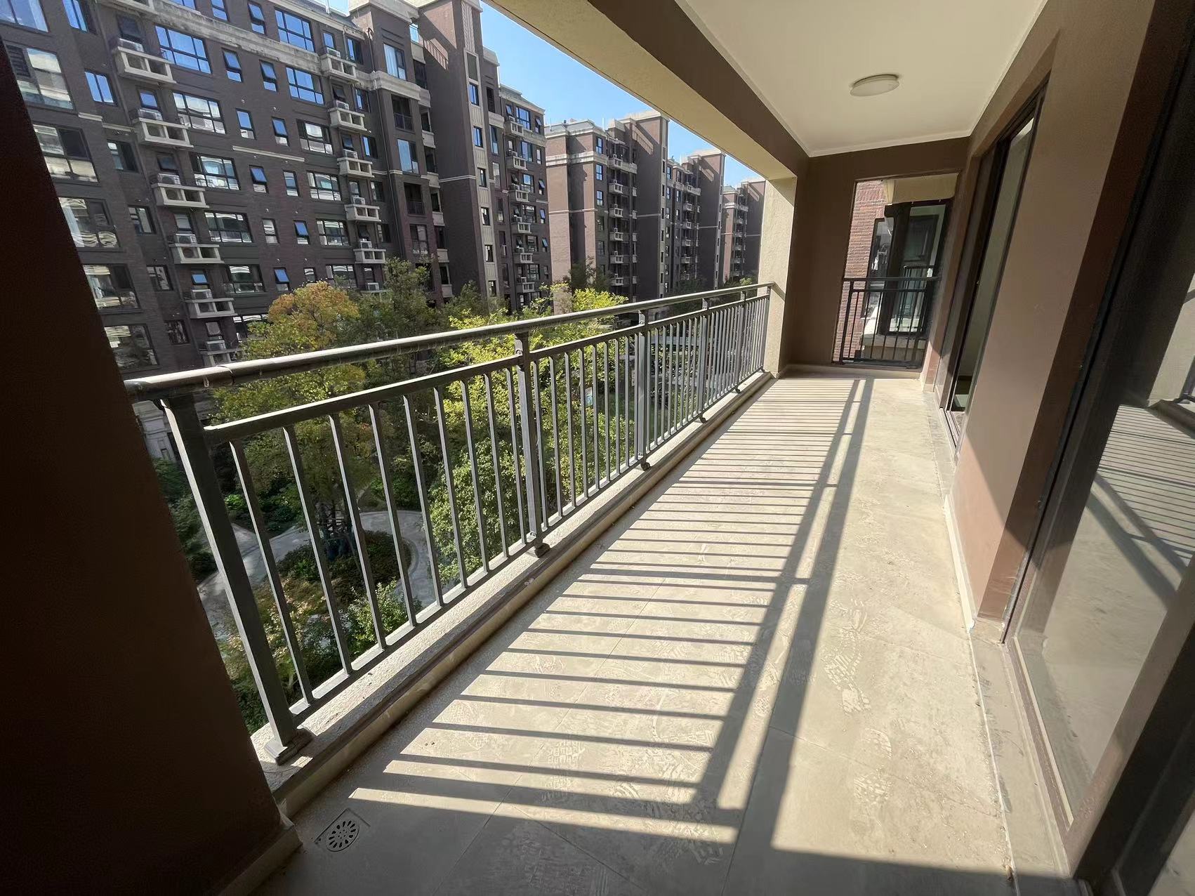 林肯公园 4室2厅2卫 145m&sup2;