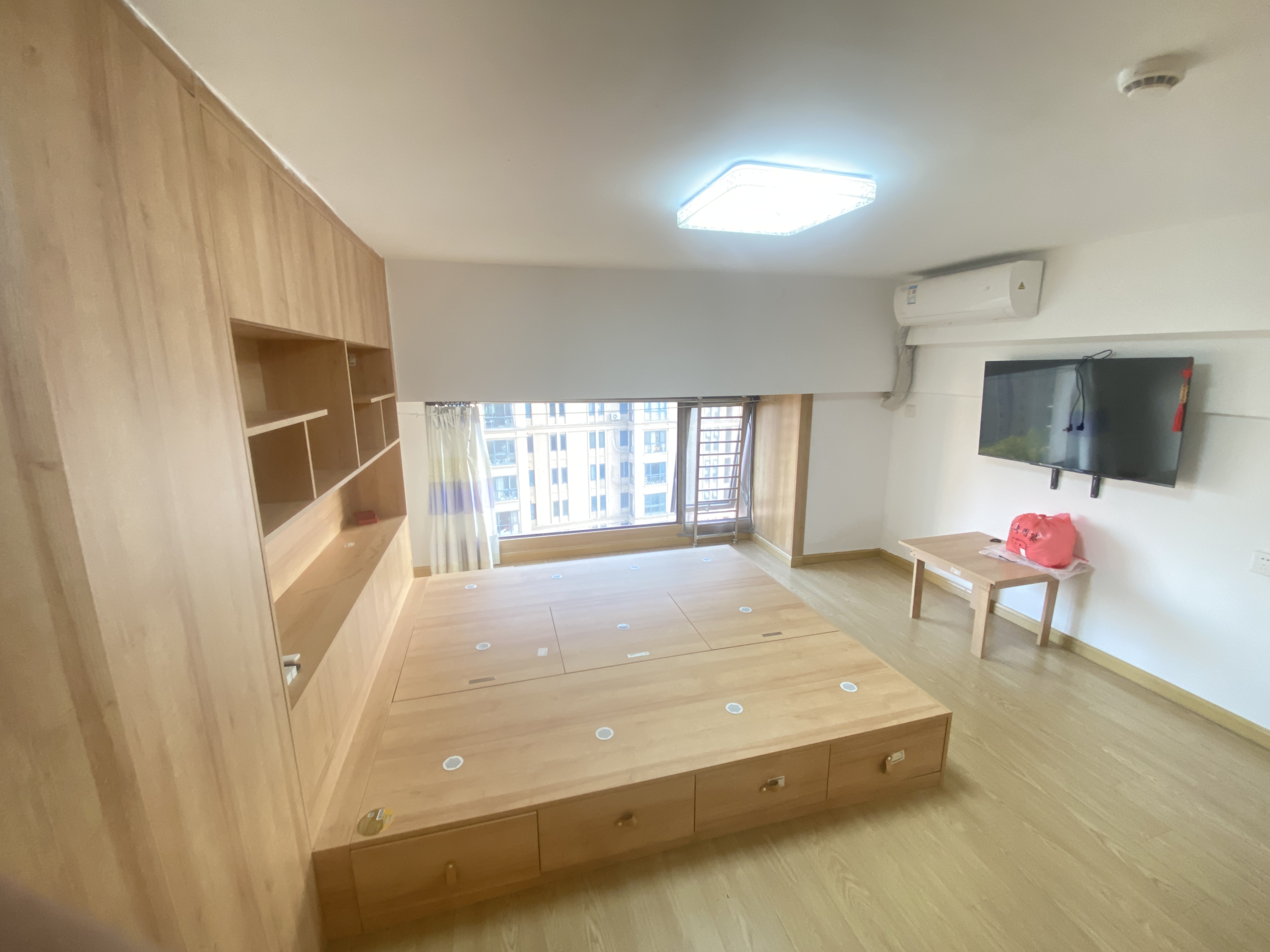 中港银座 2室2厅1卫 49m&sup2;