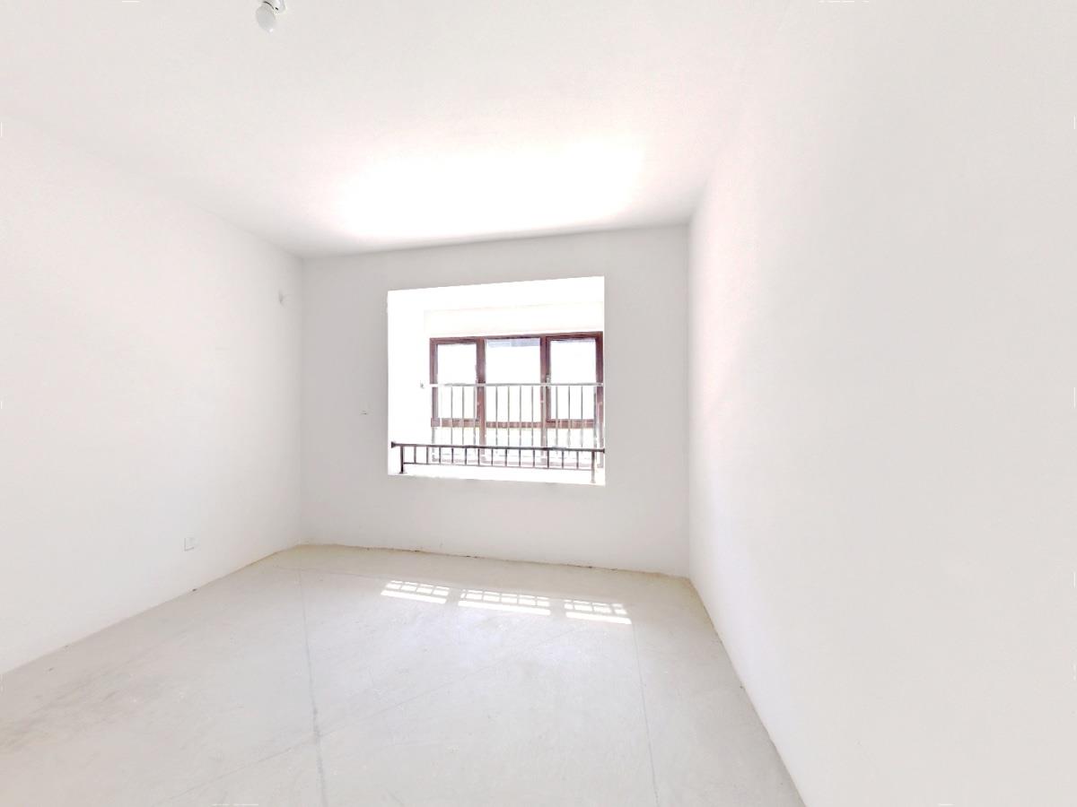 盛和九里香堤 4室2厅2卫 151m&sup2;
