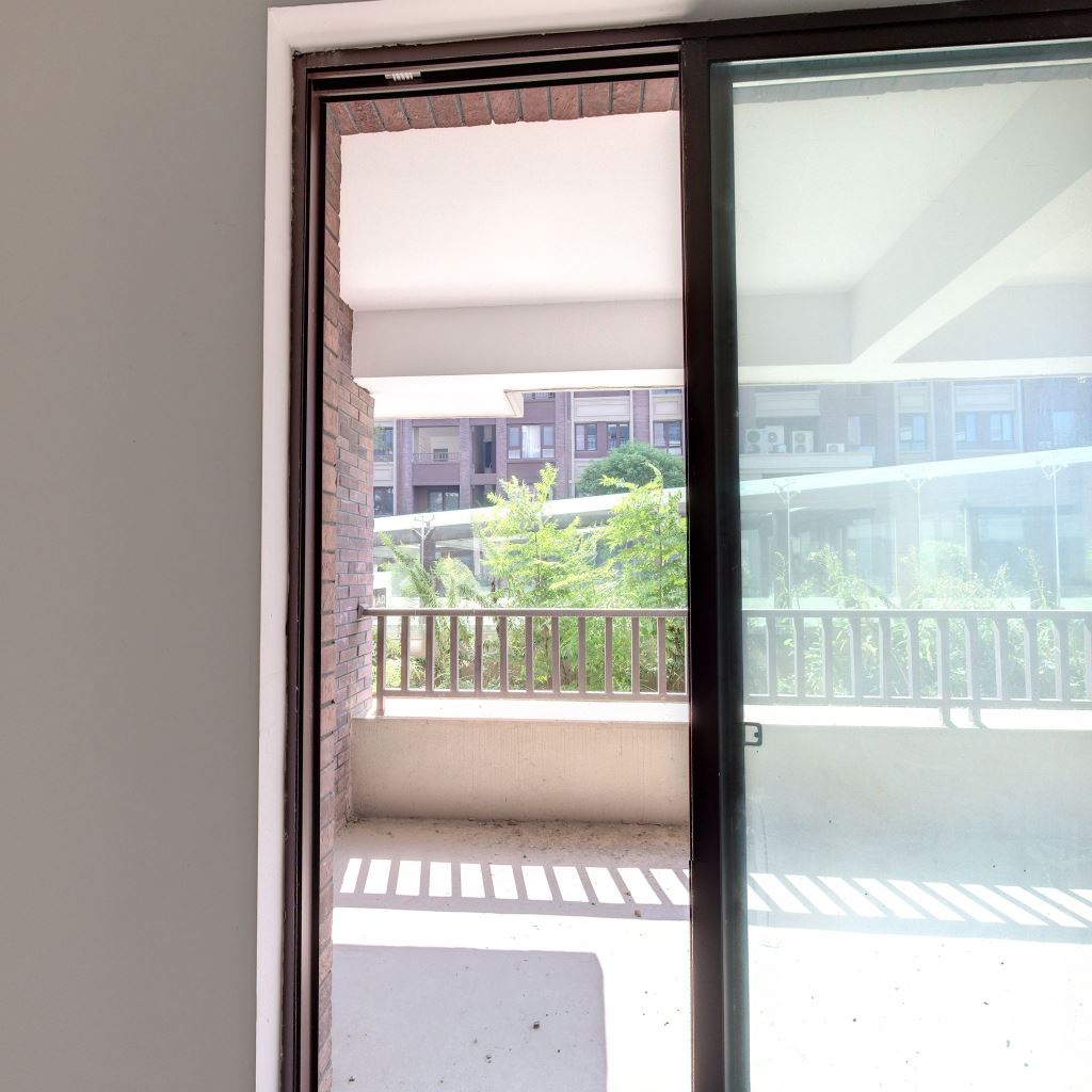 盛和九里香堤 4室2厅2卫 151m&sup2;