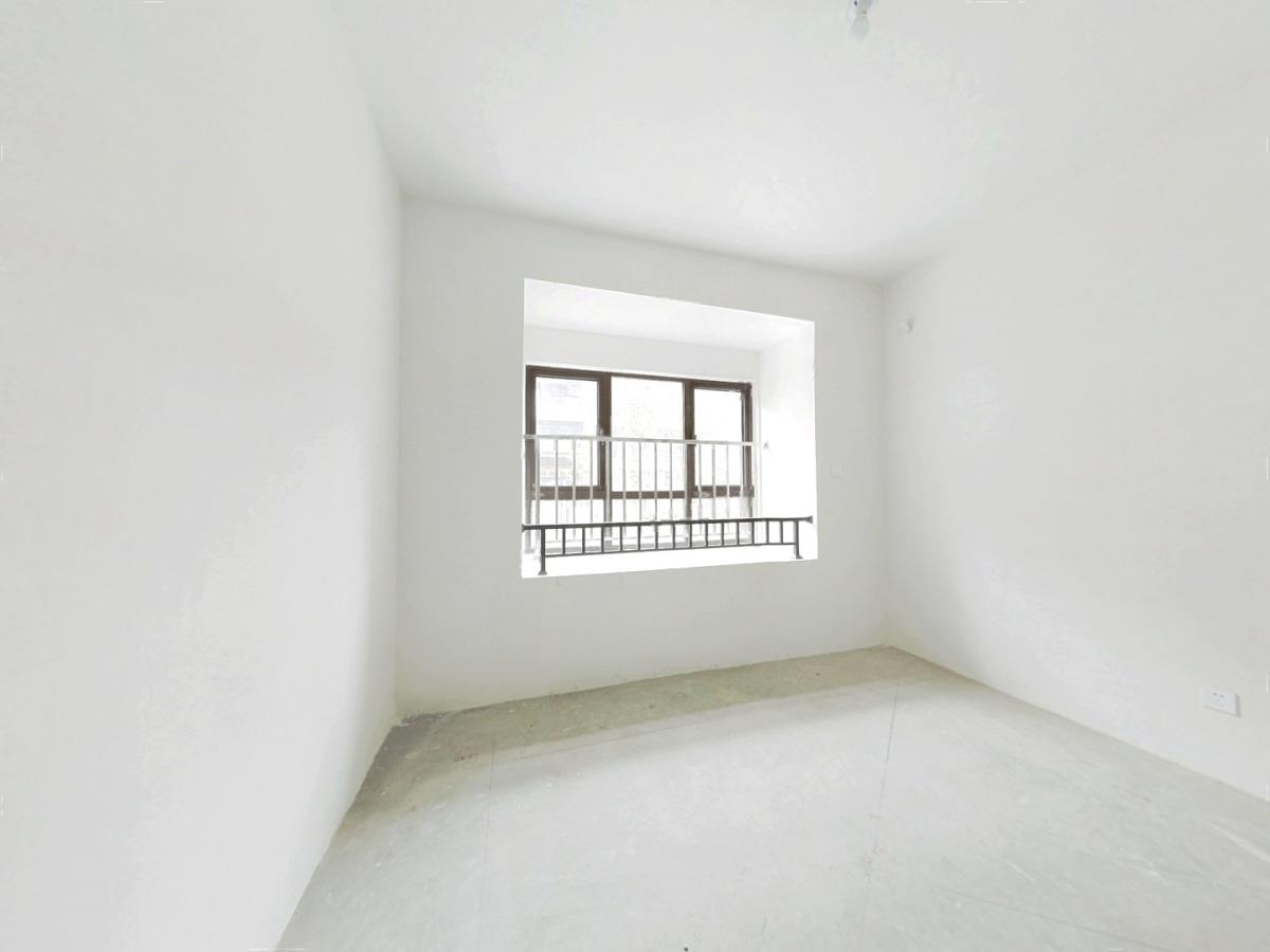 盛和九里香堤 4室2厅2卫 151m&sup2;