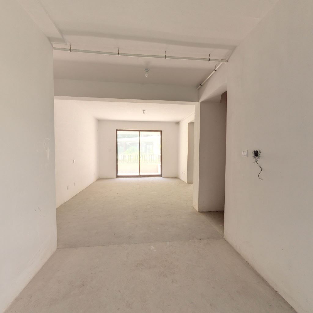 盛和九里香堤 4室2厅2卫 151m&sup2;