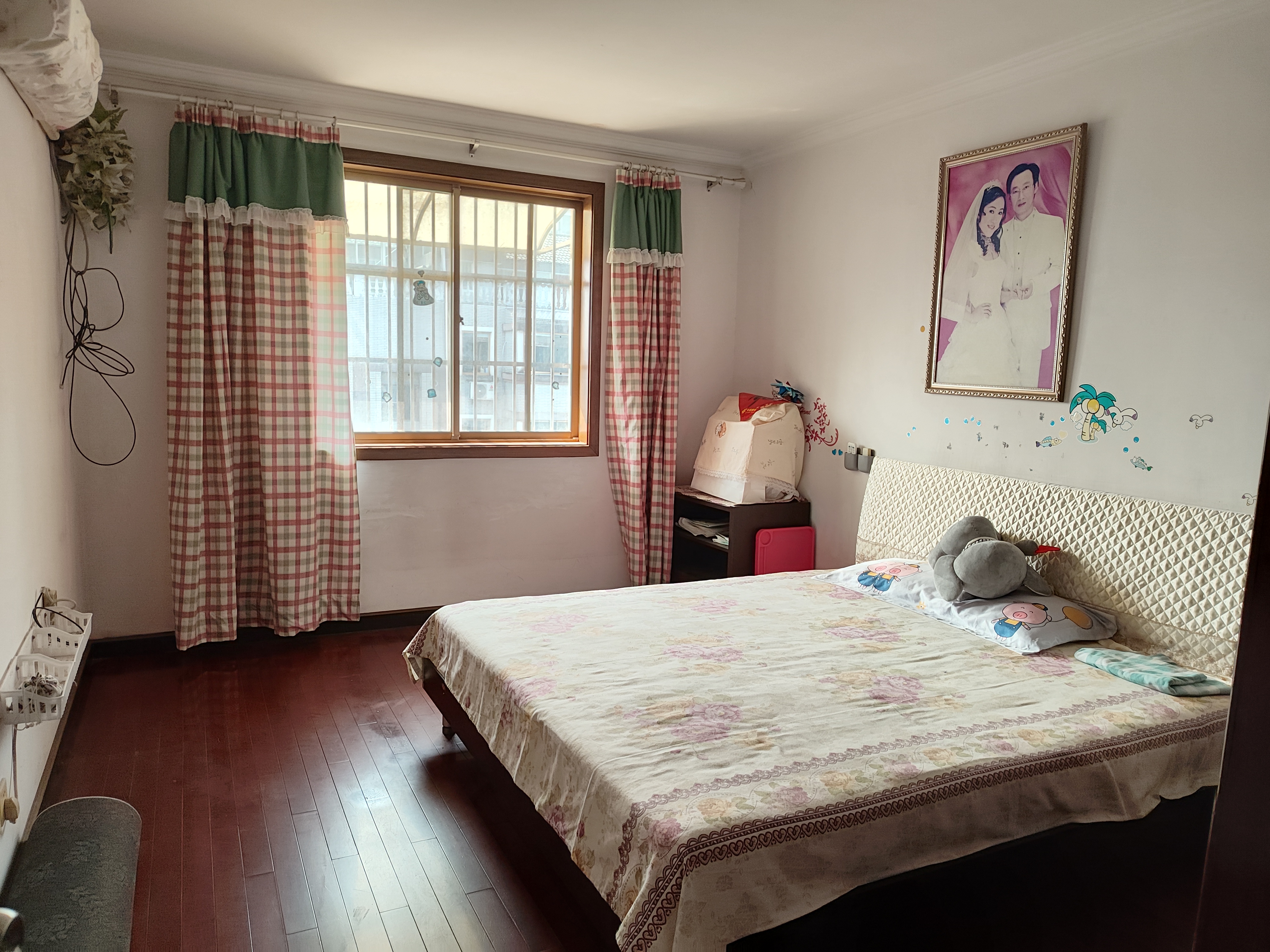 天都花苑 5室2厅2卫 142m&sup2;
