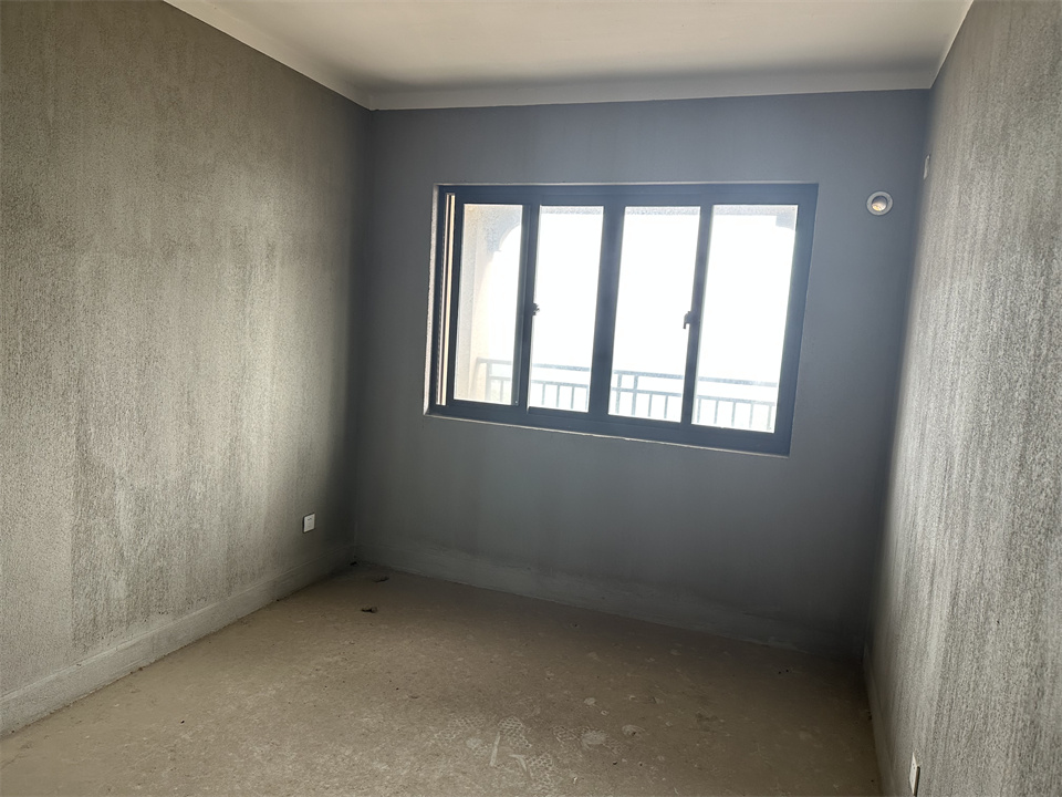 华强城 3室2厅2卫 120m&sup2;