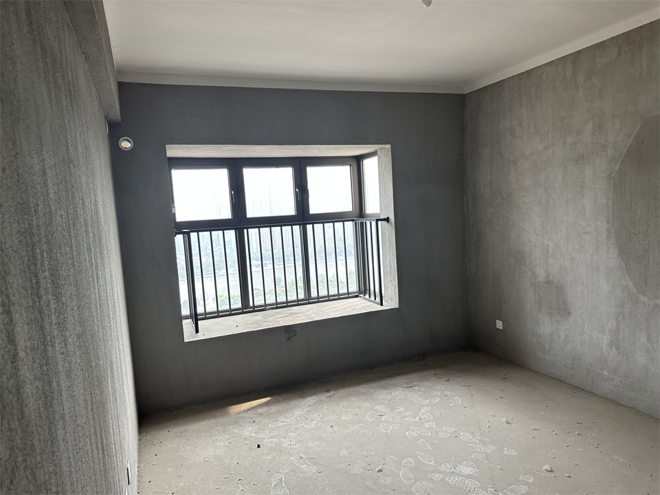 华强城 3室2厅2卫 120m&sup2;