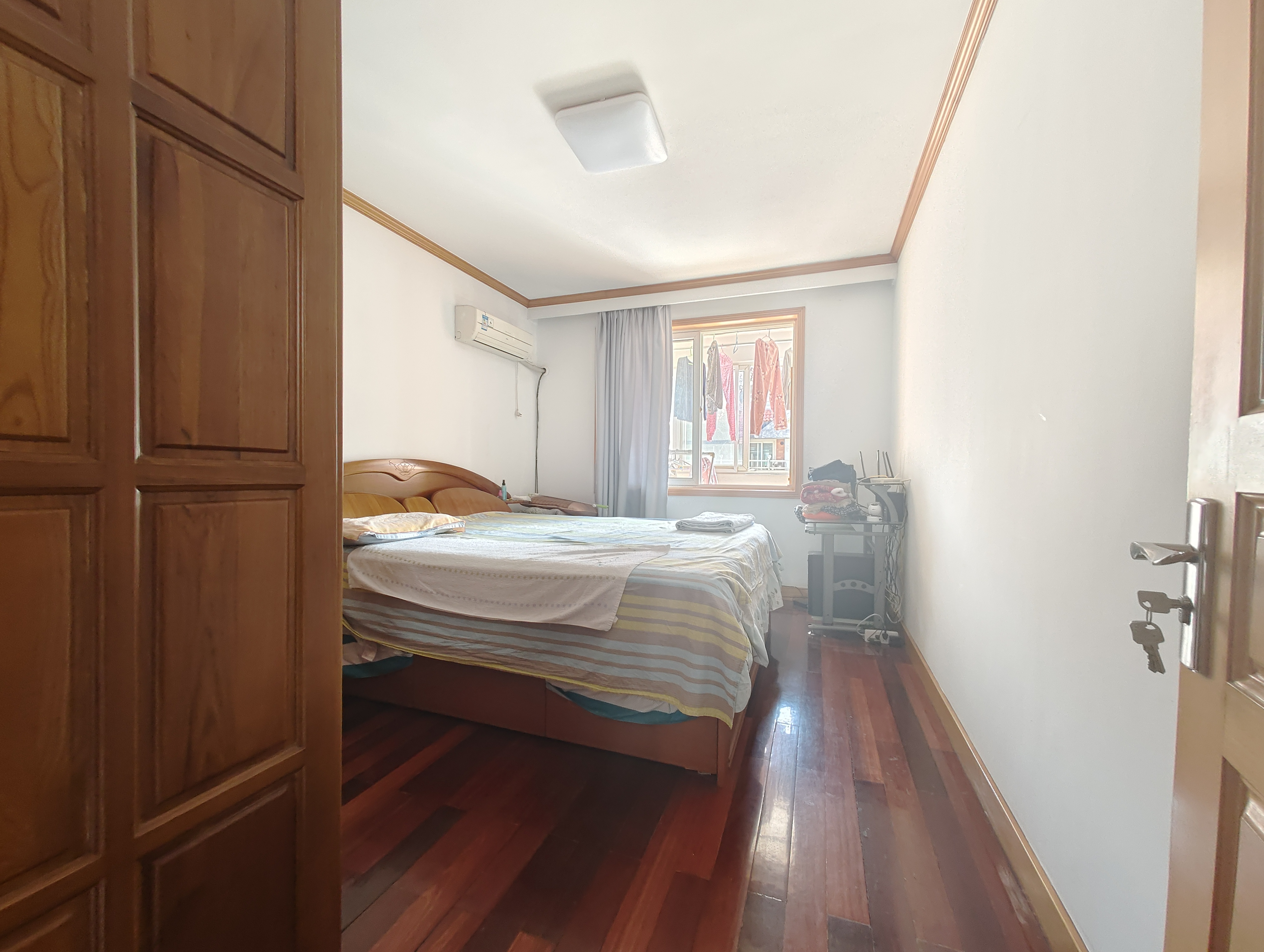 和兴花苑 3室2厅2卫 130m&sup2;