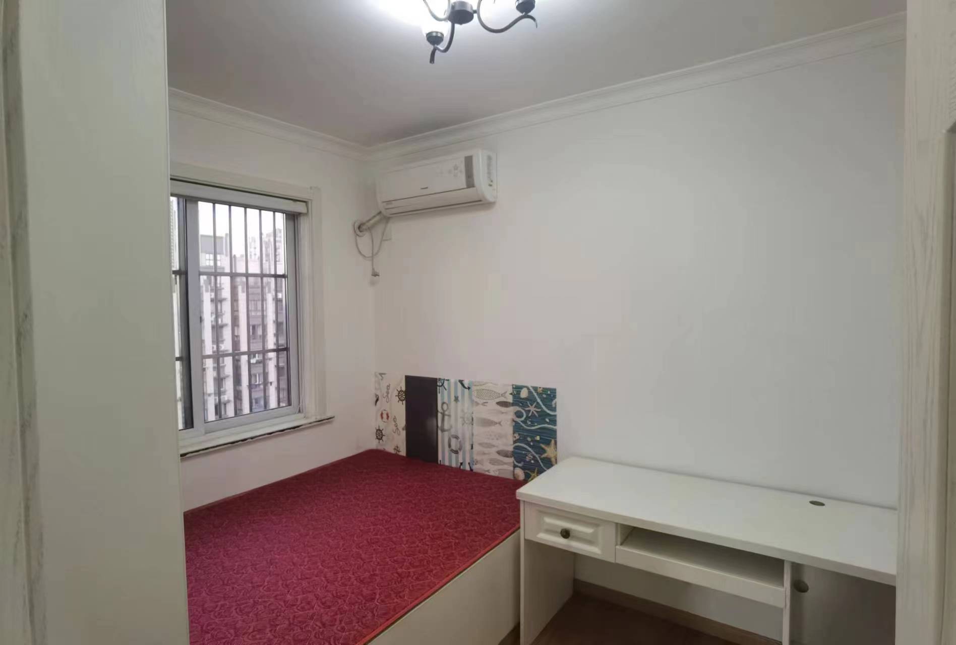 学士府 3室2厅1卫 135.00m&sup2;