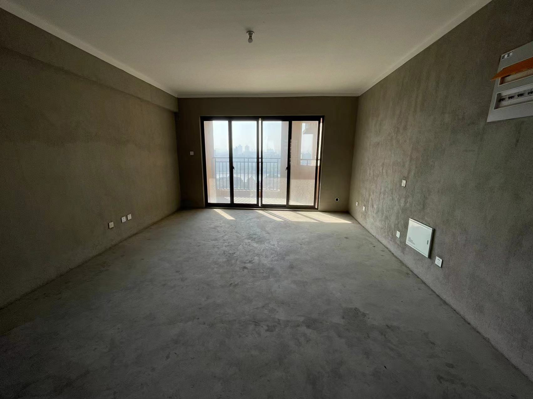 华强城 4室2厅2卫 140m²