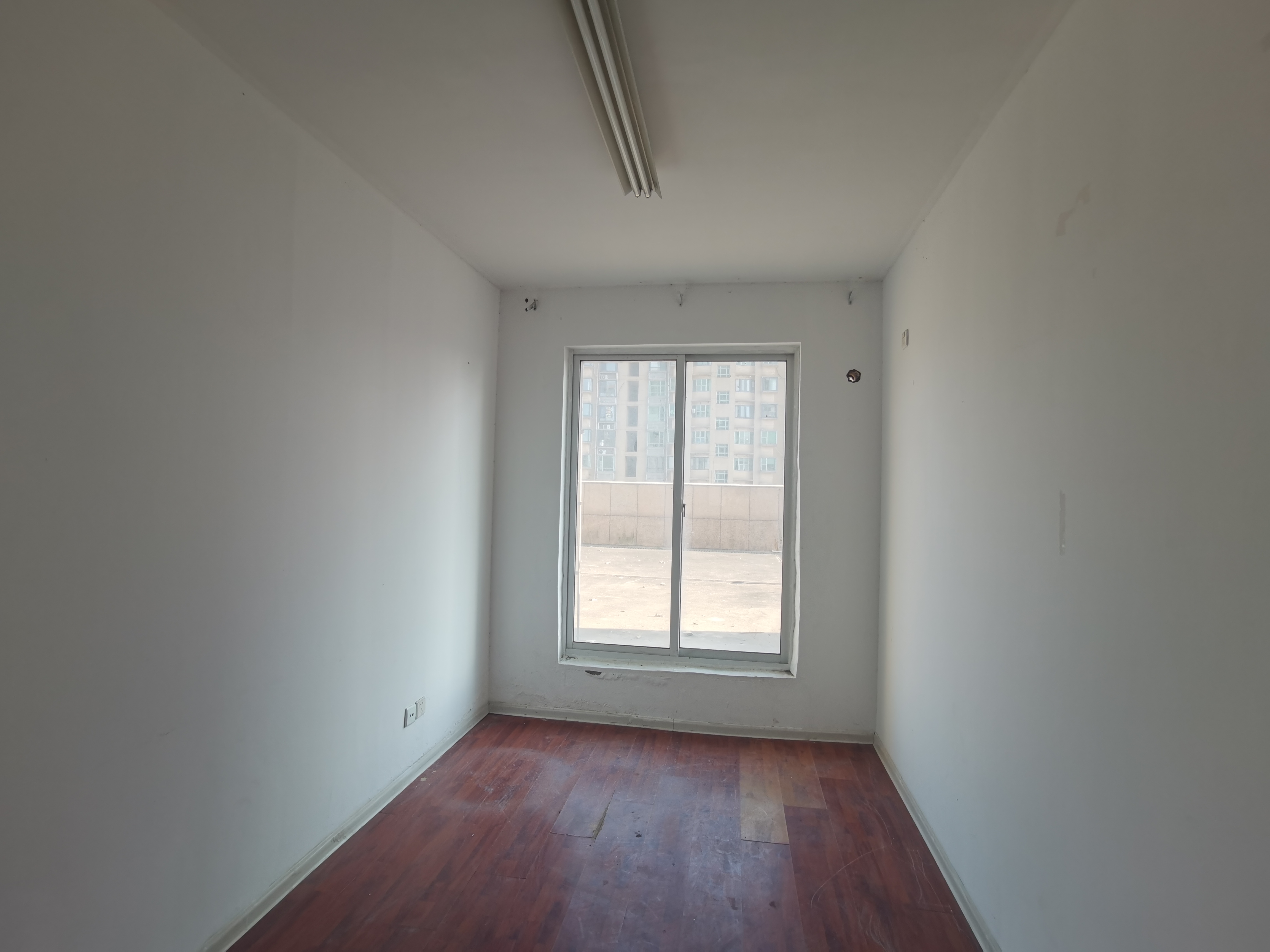 锦峰大厦 4室2厅2卫 165m&sup2;