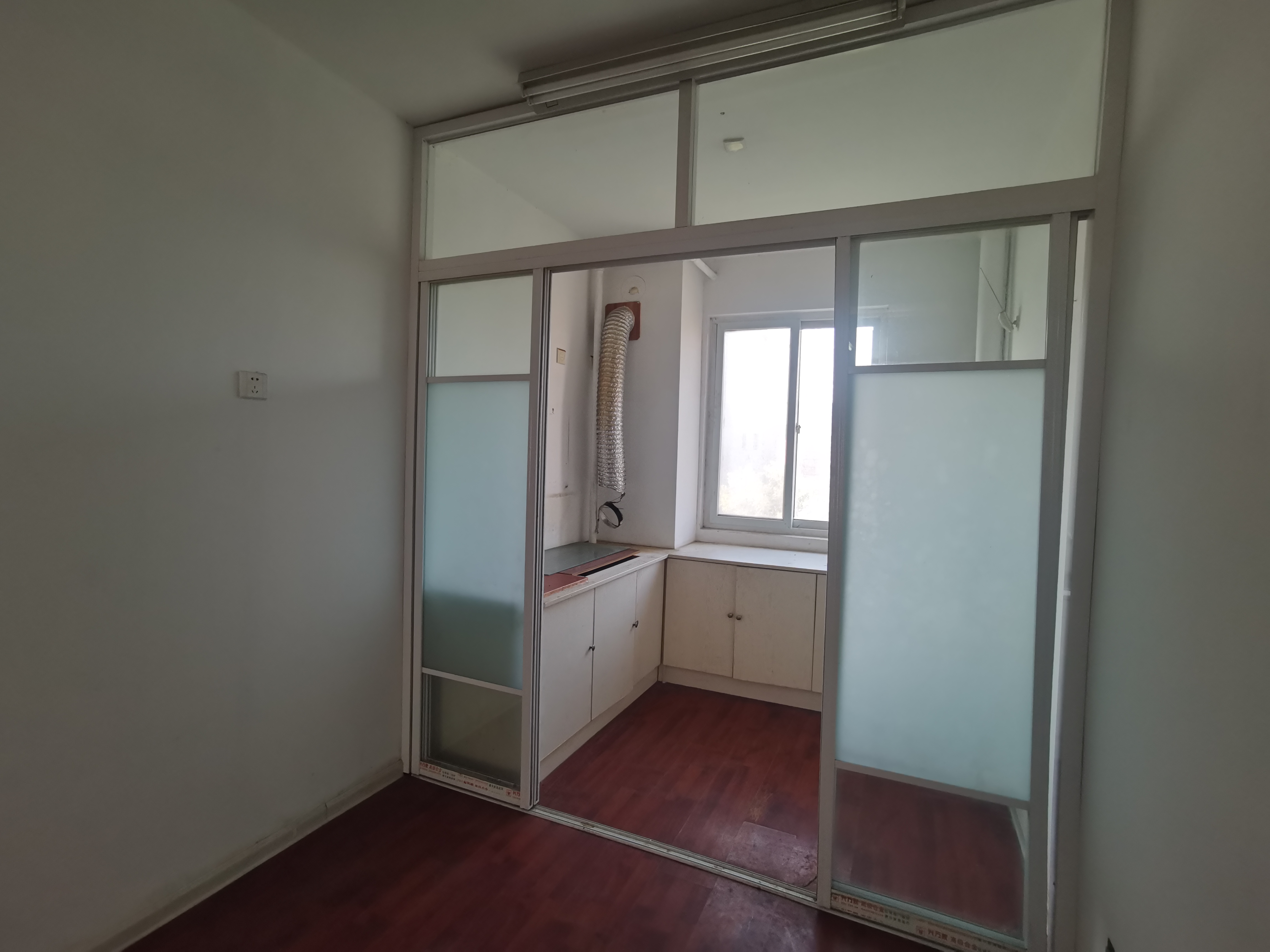 锦峰大厦 4室2厅2卫 165m&sup2;
