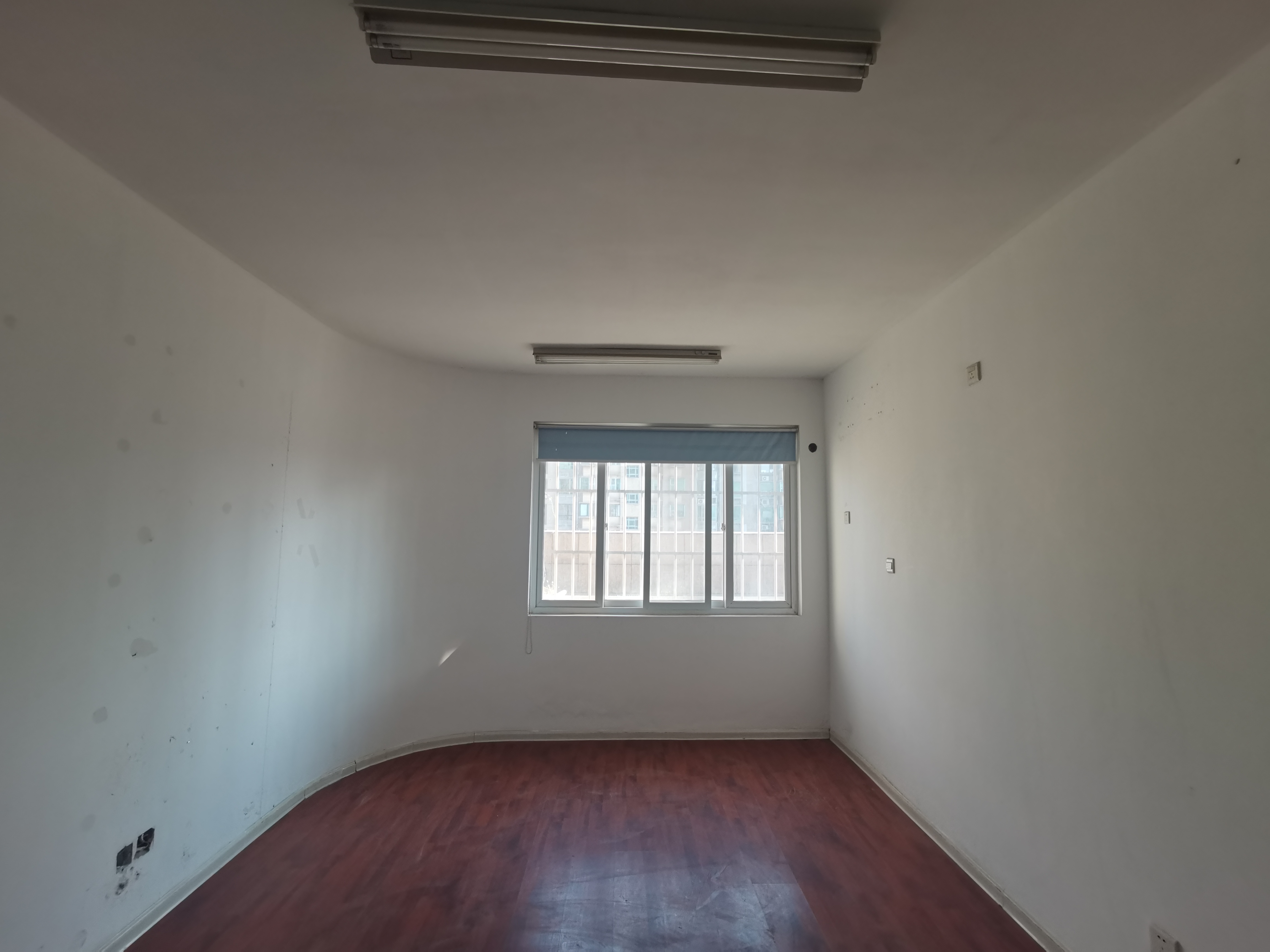 锦峰大厦 4室2厅2卫 165m&sup2;