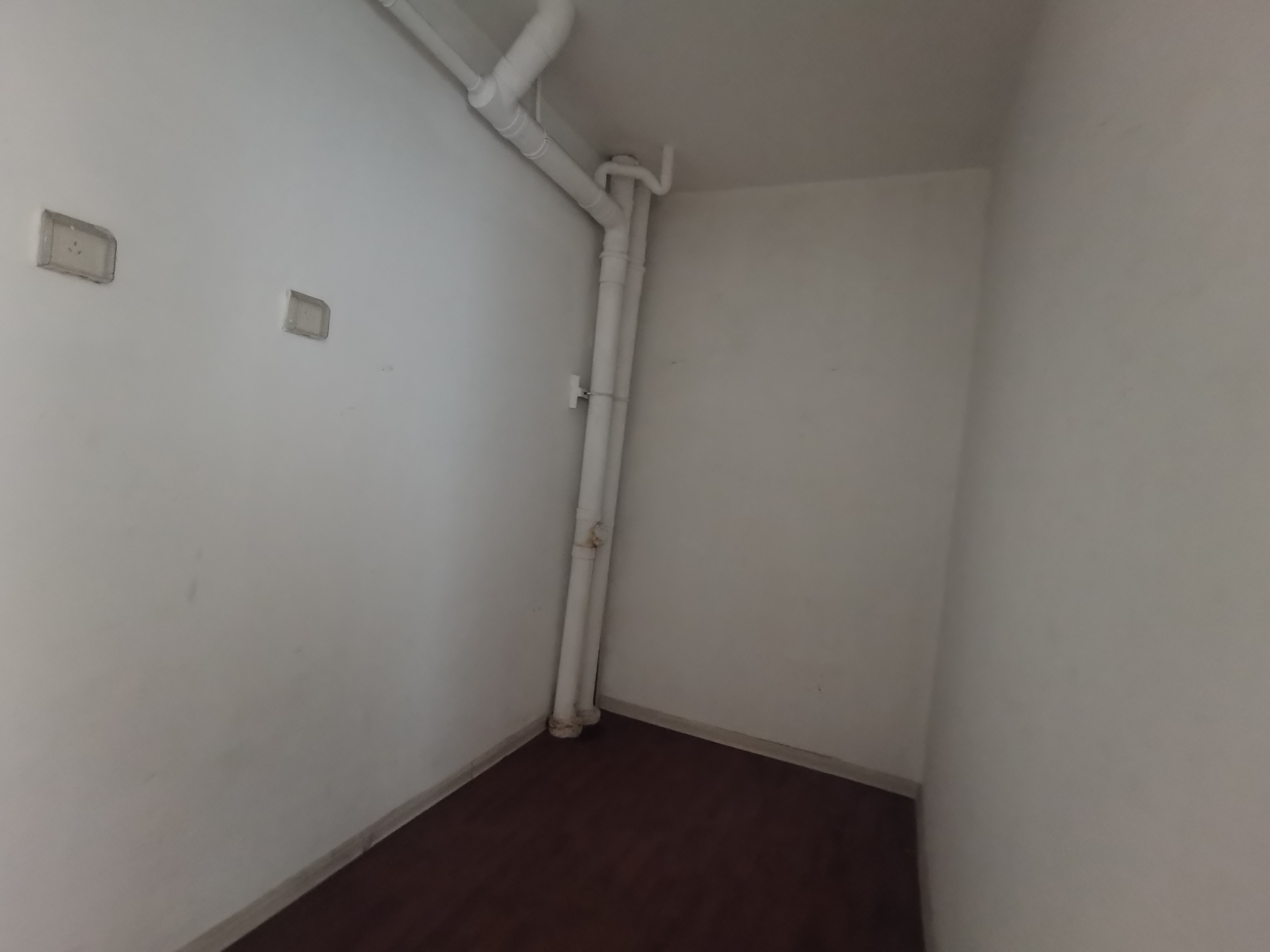 锦峰大厦 4室2厅2卫 165m&sup2;