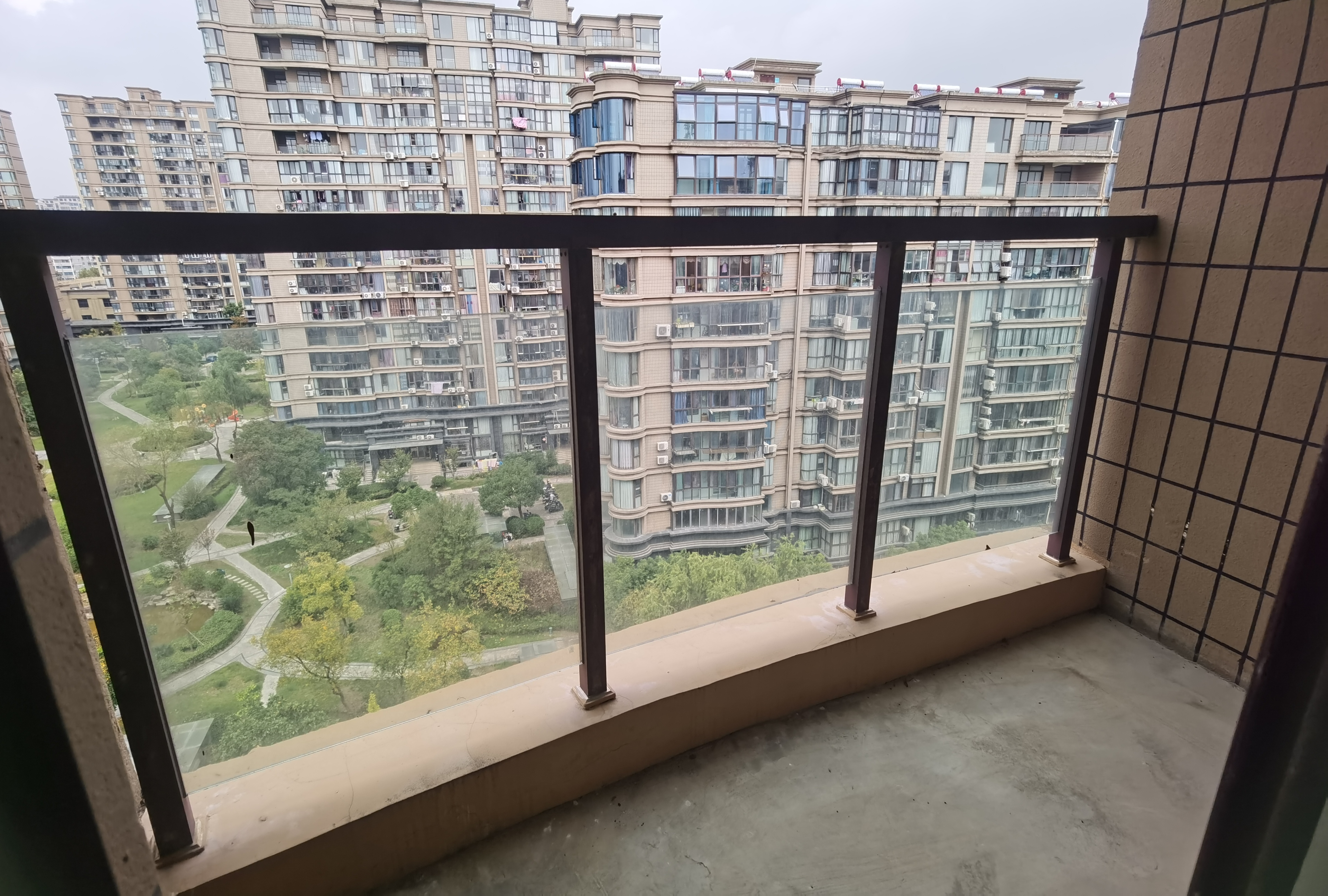银河湾 5室2厅2卫 231.51m²