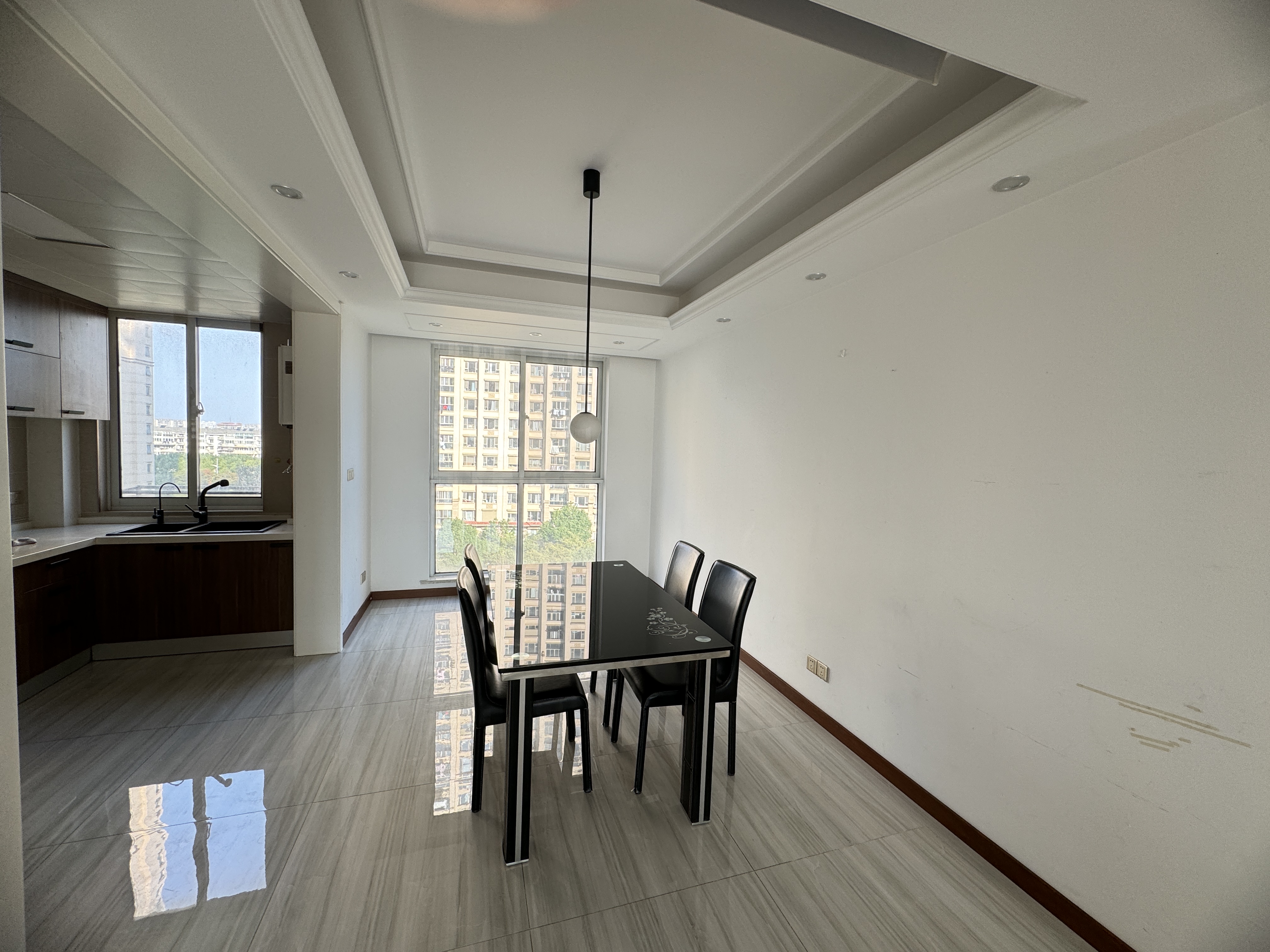 中南世纪花城三期 4室2厅2卫 165m&sup2;
