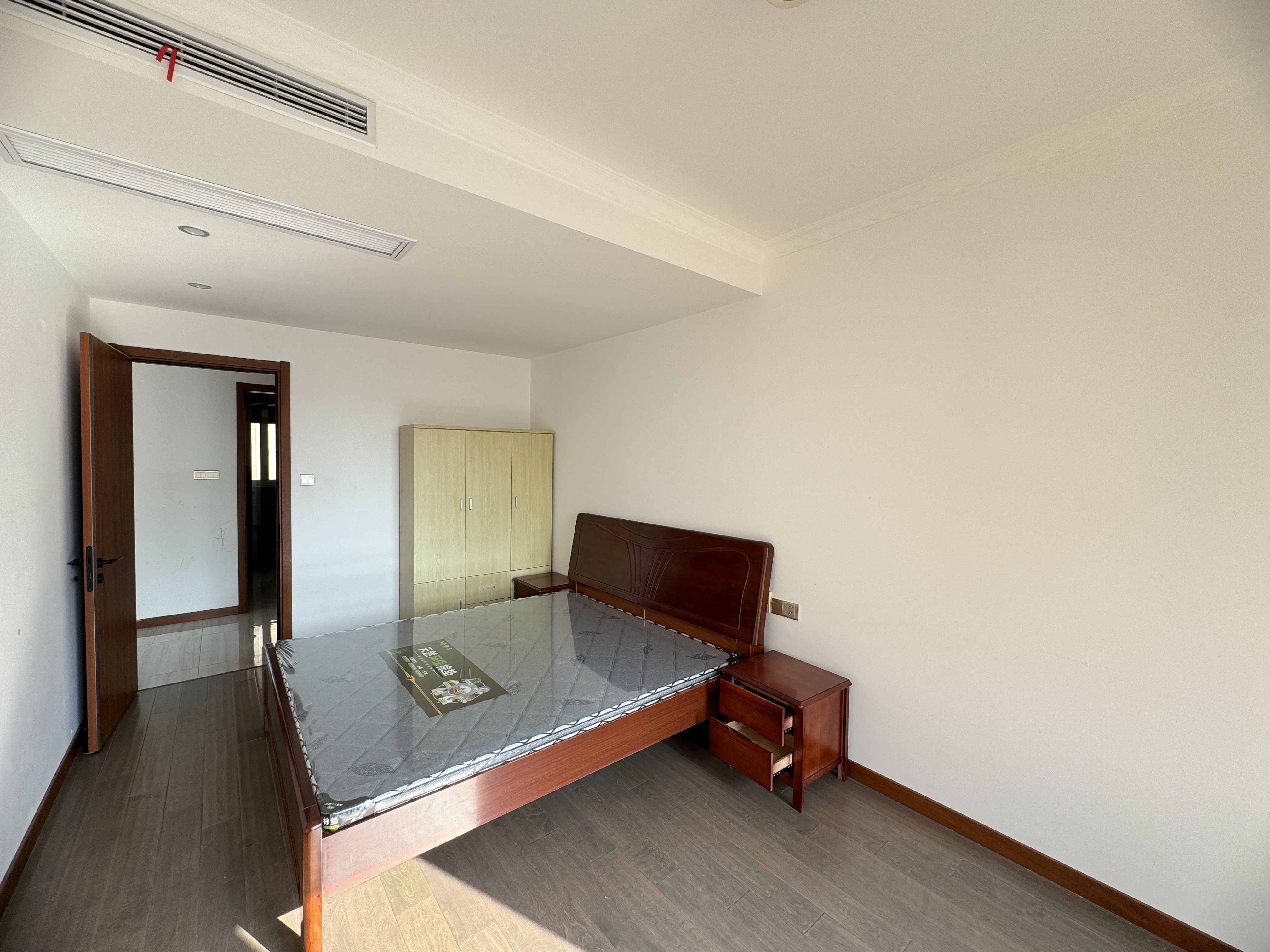 中南世纪花城三期 4室2厅2卫 165m&sup2;