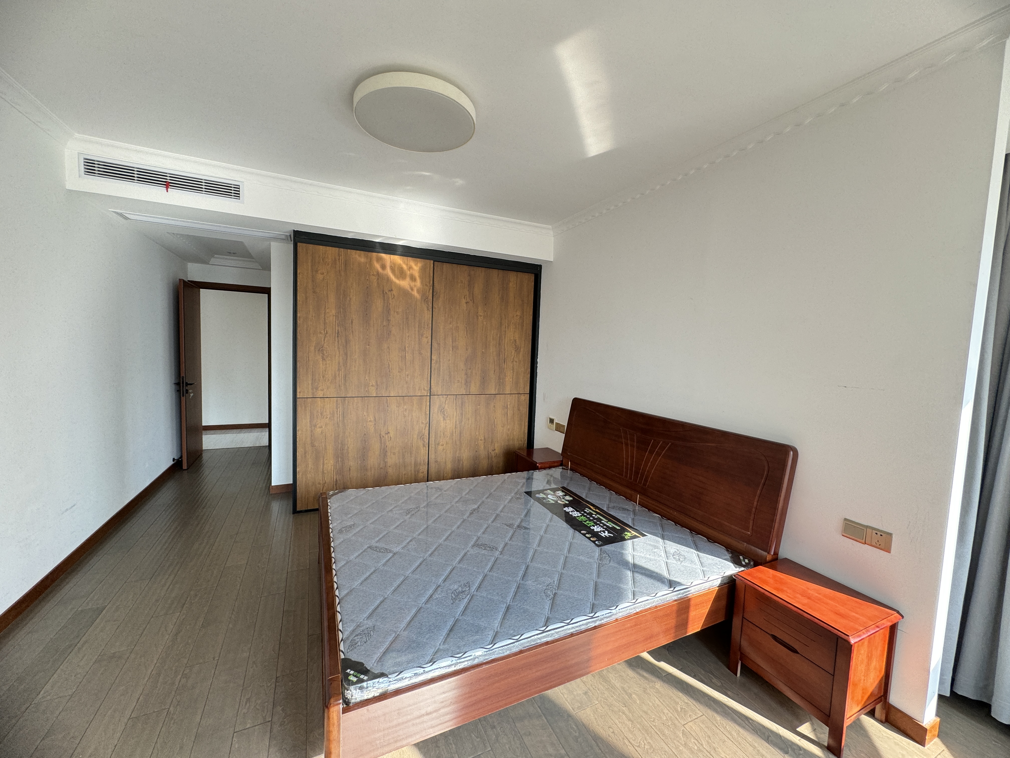 中南世纪花城三期 4室2厅2卫 165m&sup2;