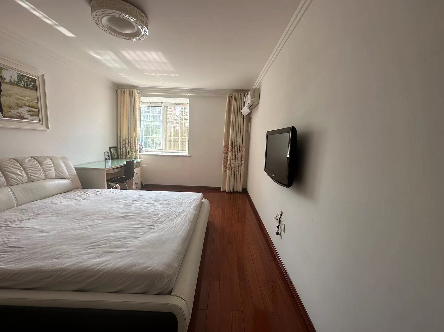 春晖花园 3室2厅2卫 135m&sup2;