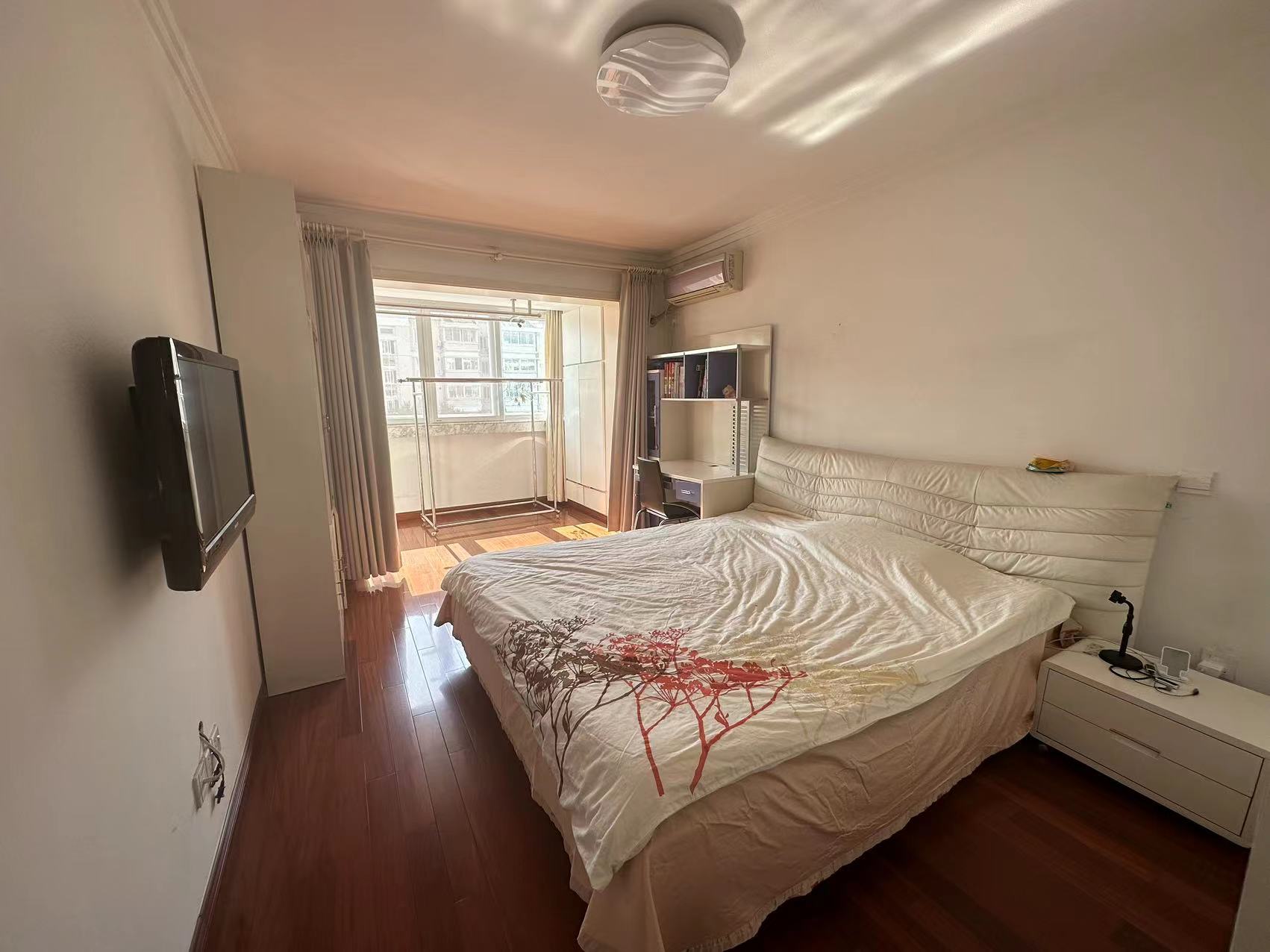 春晖花园 3室2厅2卫 135m&sup2;