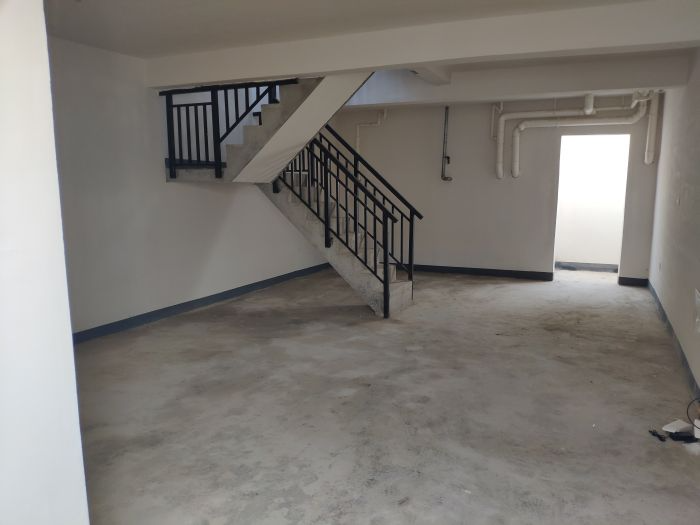 绿地新里城 4室2厅2卫 103m&sup2;