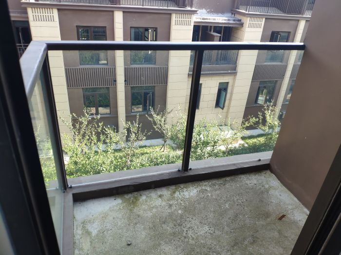 绿地新里城 4室2厅2卫 103m&sup2;