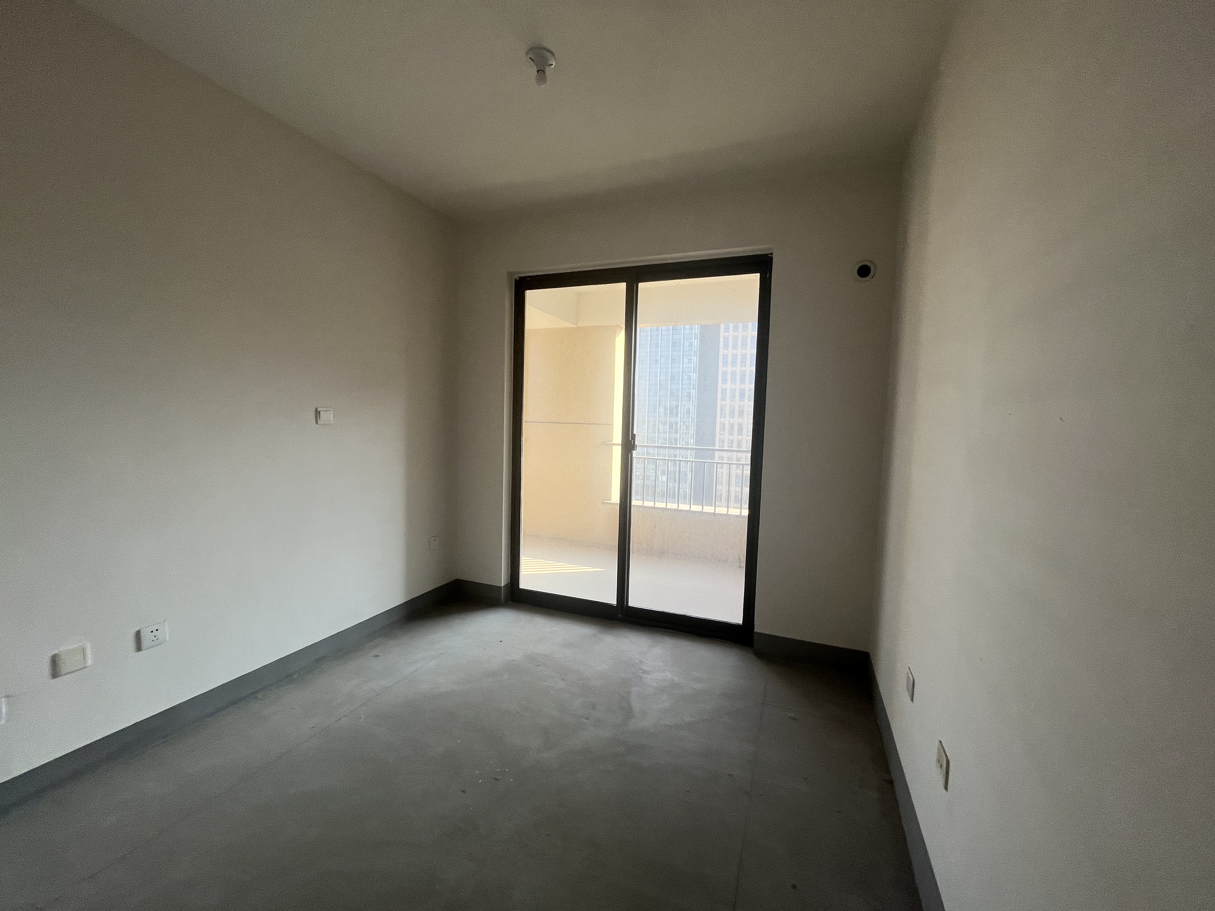 翠园 3室2厅1卫 107m&sup2;