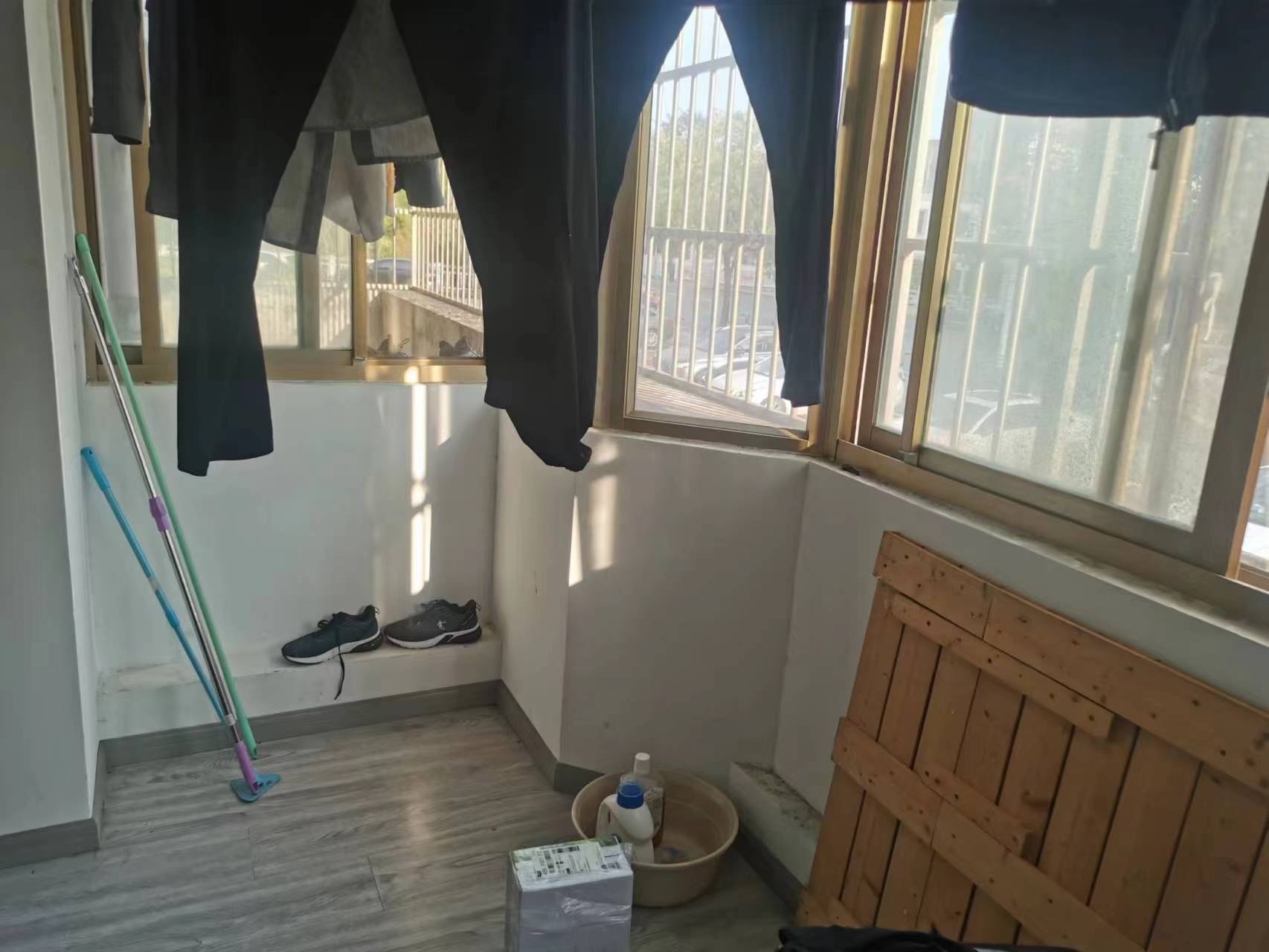 天都花苑 2室1厅1卫 89m&sup2;